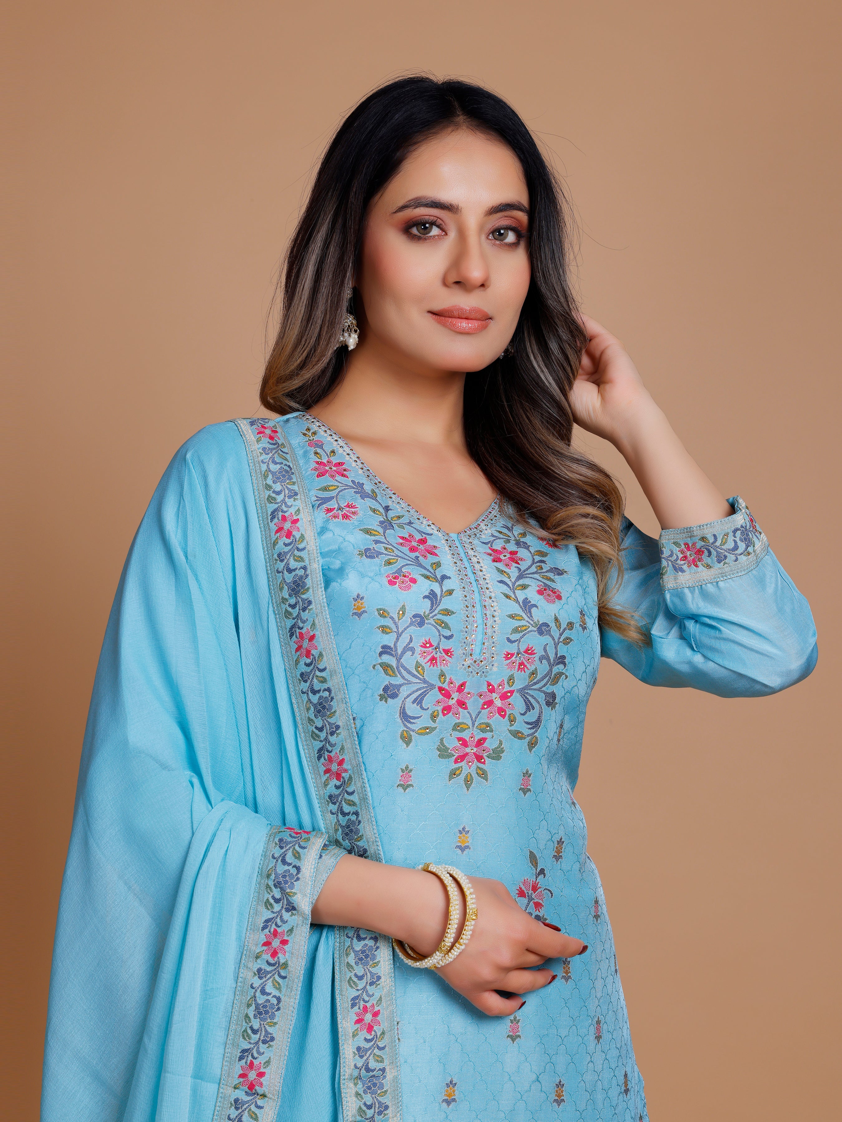 Kanika Kamiz &amp; Pant - Roop Darshan