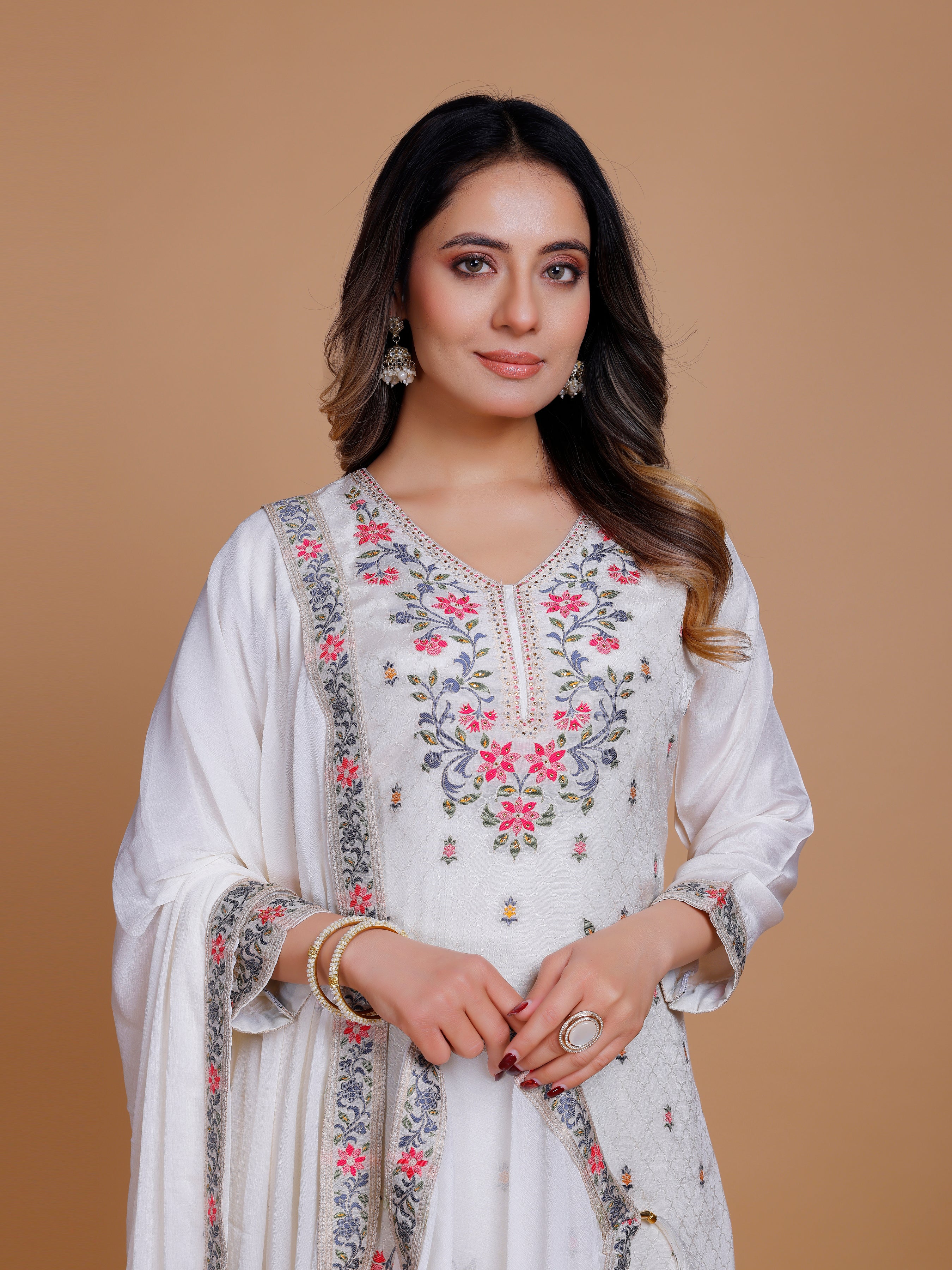 Kanika Kamiz &amp; Pant - Roop Darshan