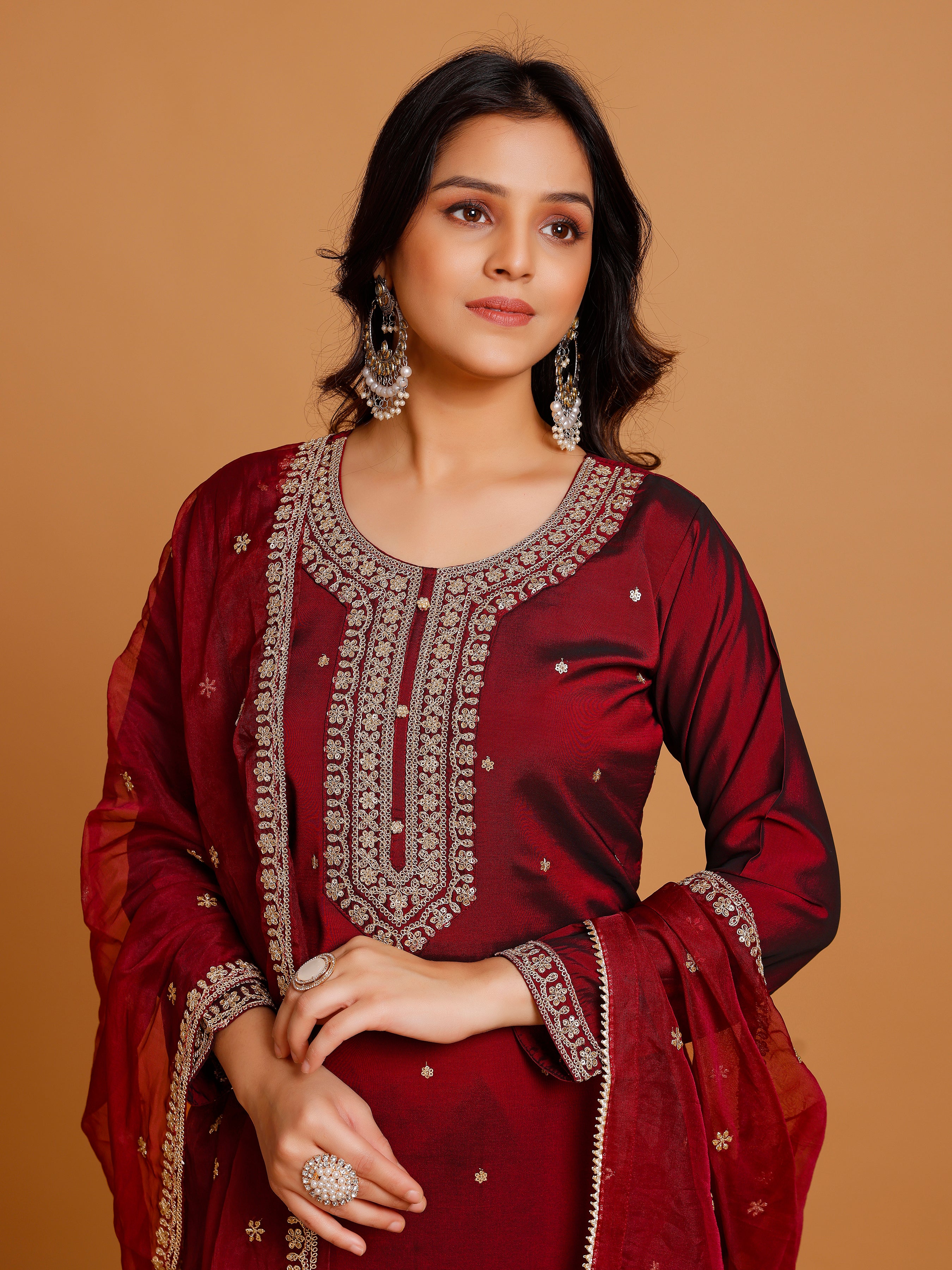 Ruhi Kamiz &amp; Pant - Roop Darshan