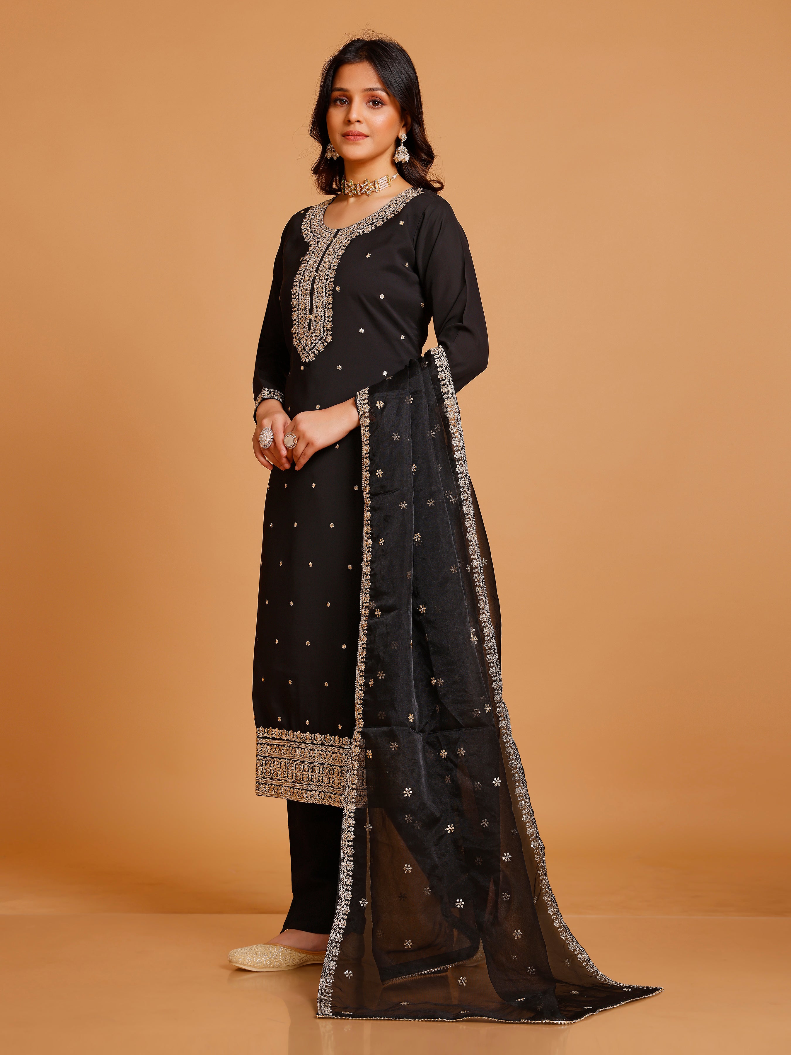 Ruhi Kamiz &amp; Pant - Roop Darshan