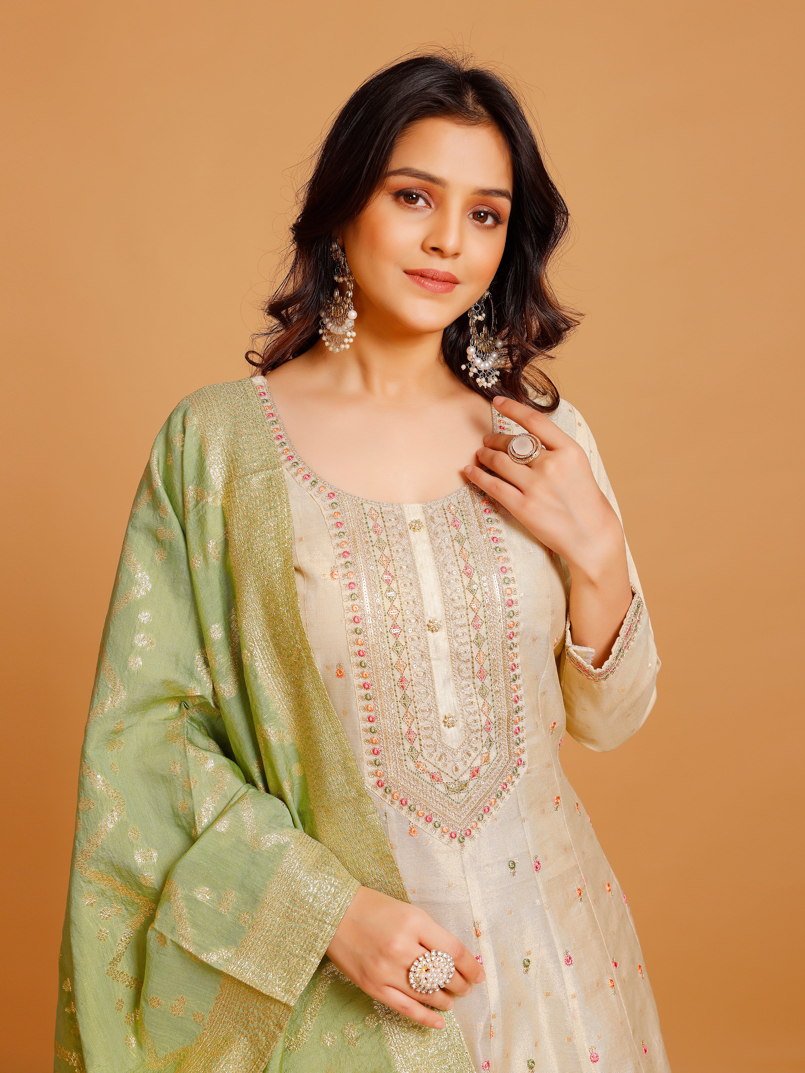 Mahira Flair Kamiz &amp; Pant - Roop Darshan