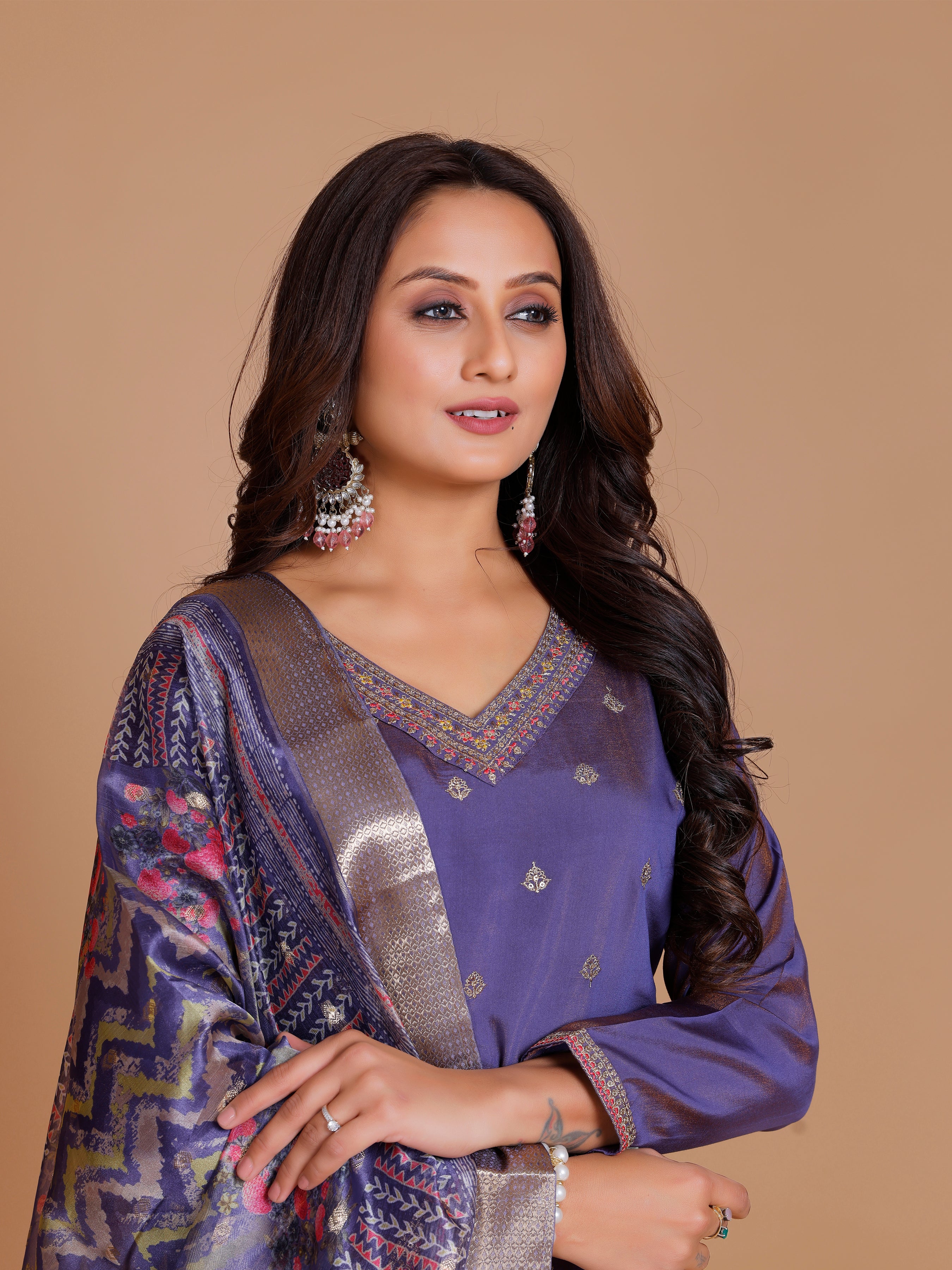 Myra Kamiz &amp; Pant - Roop Darshan