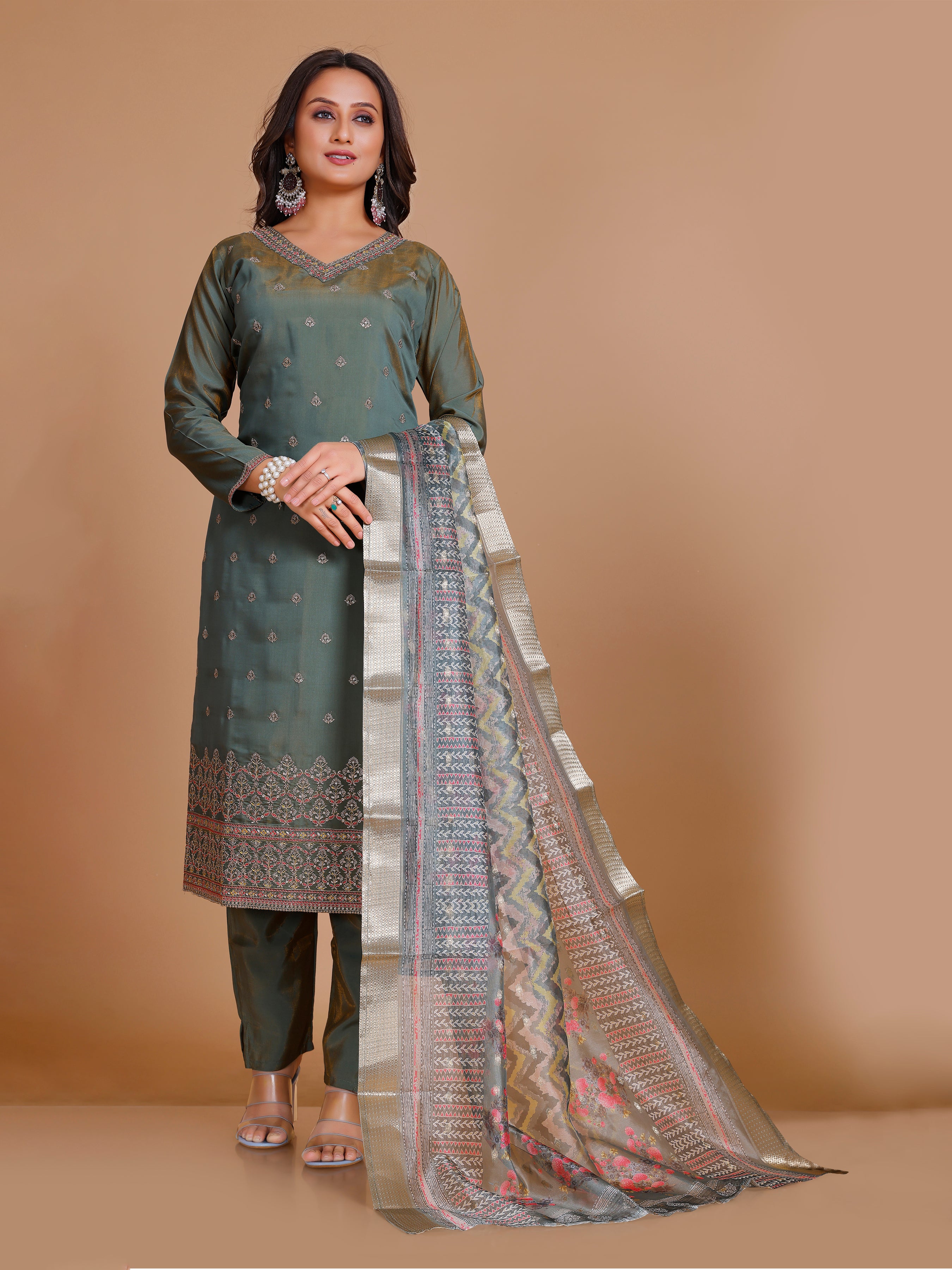 Myra Kamiz &amp; Pant - Roop Darshan