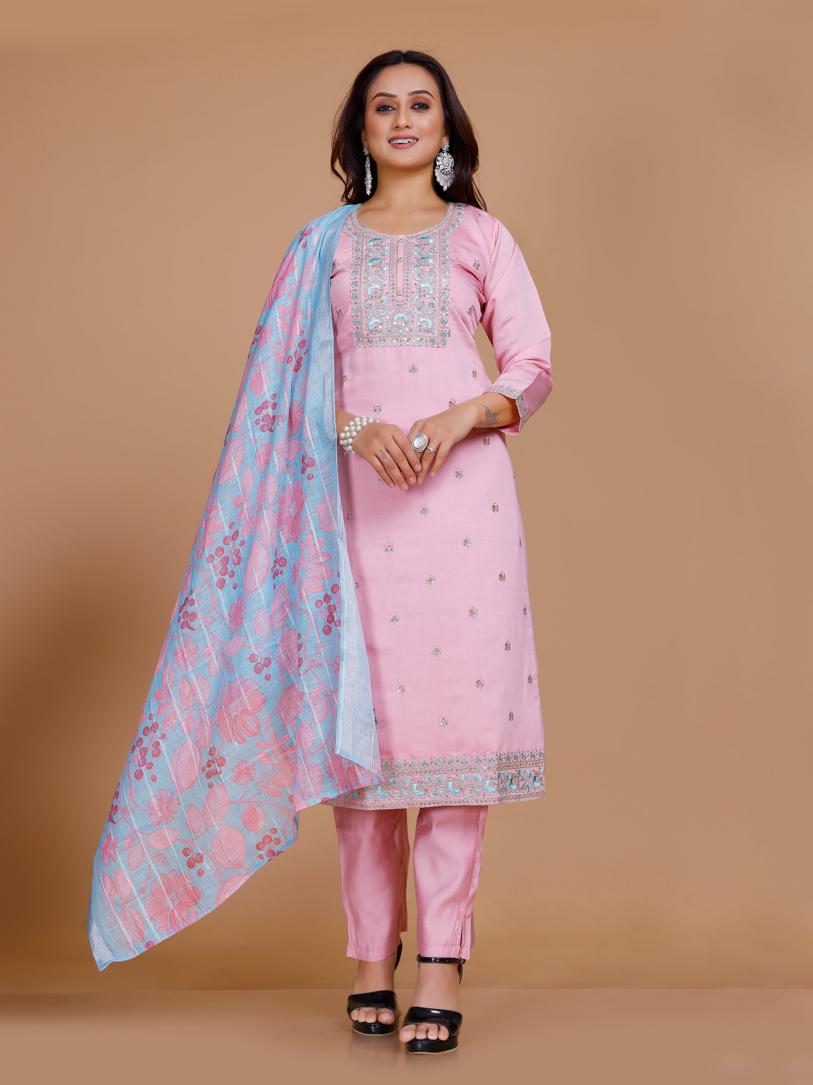 Khushi Kamiz &amp; Pant - Roop Darshan