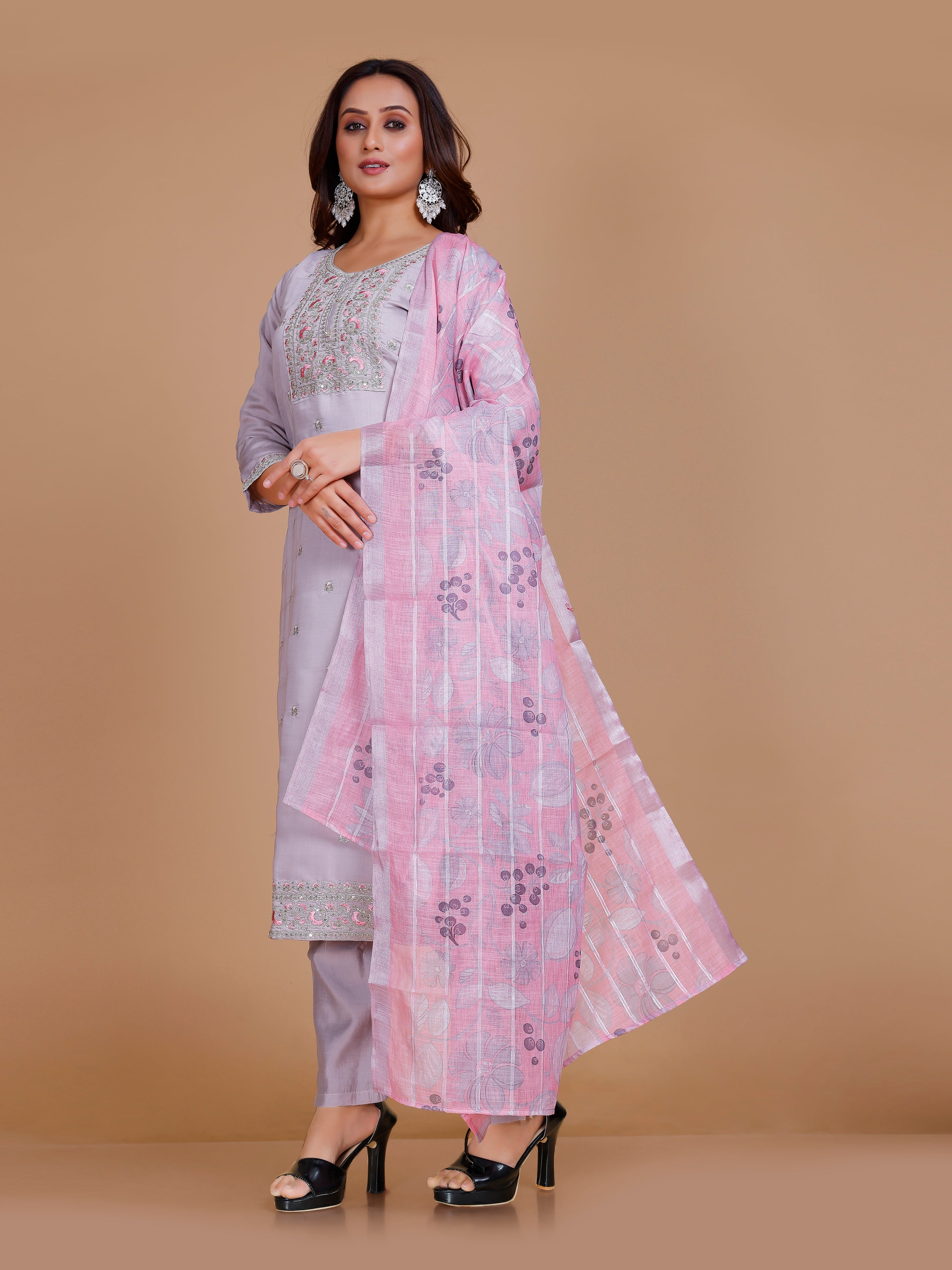Khushi Kamiz &amp; Pant - Roop Darshan