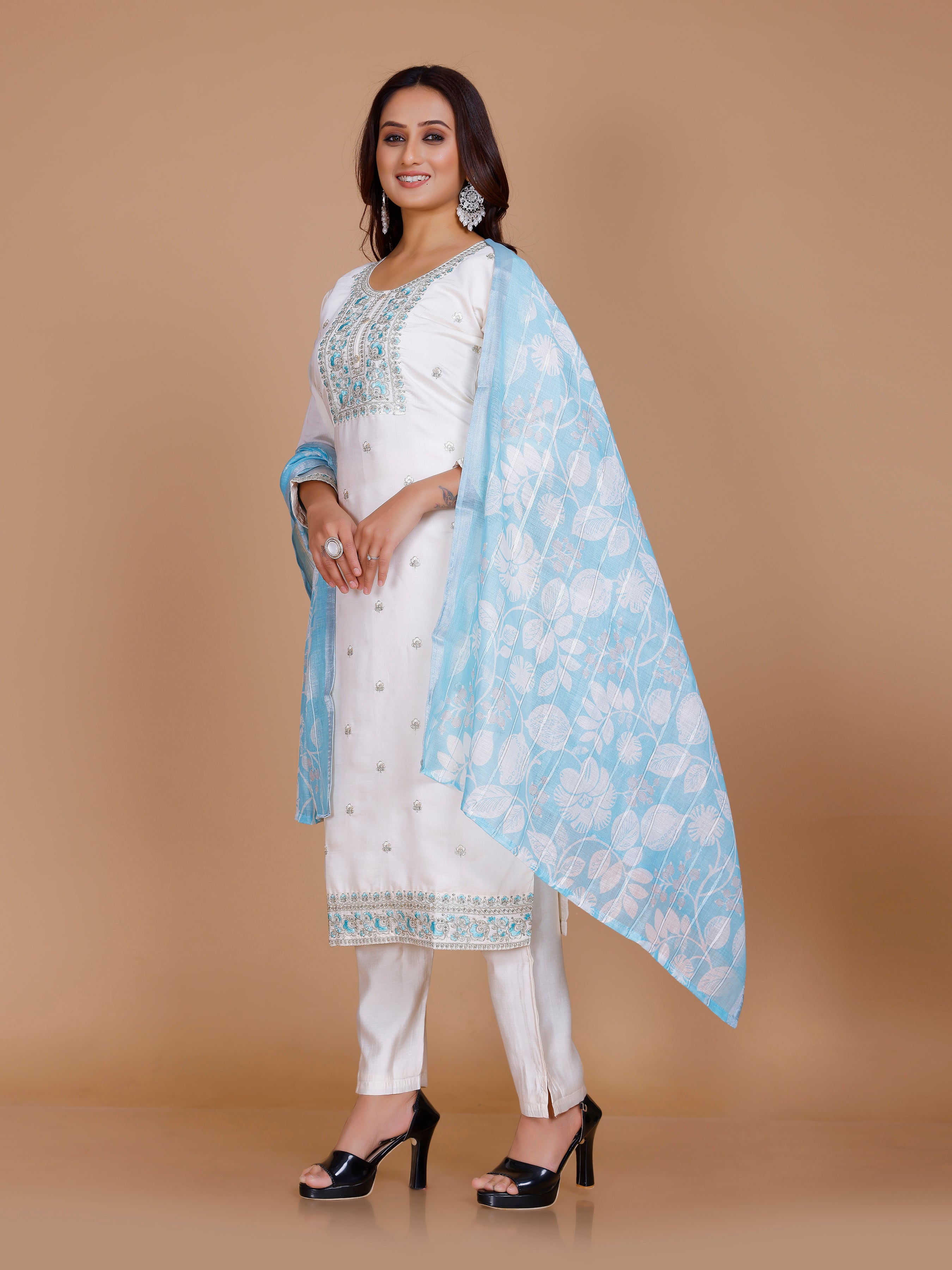 Khushi Kamiz &amp; Pant - Roop Darshan