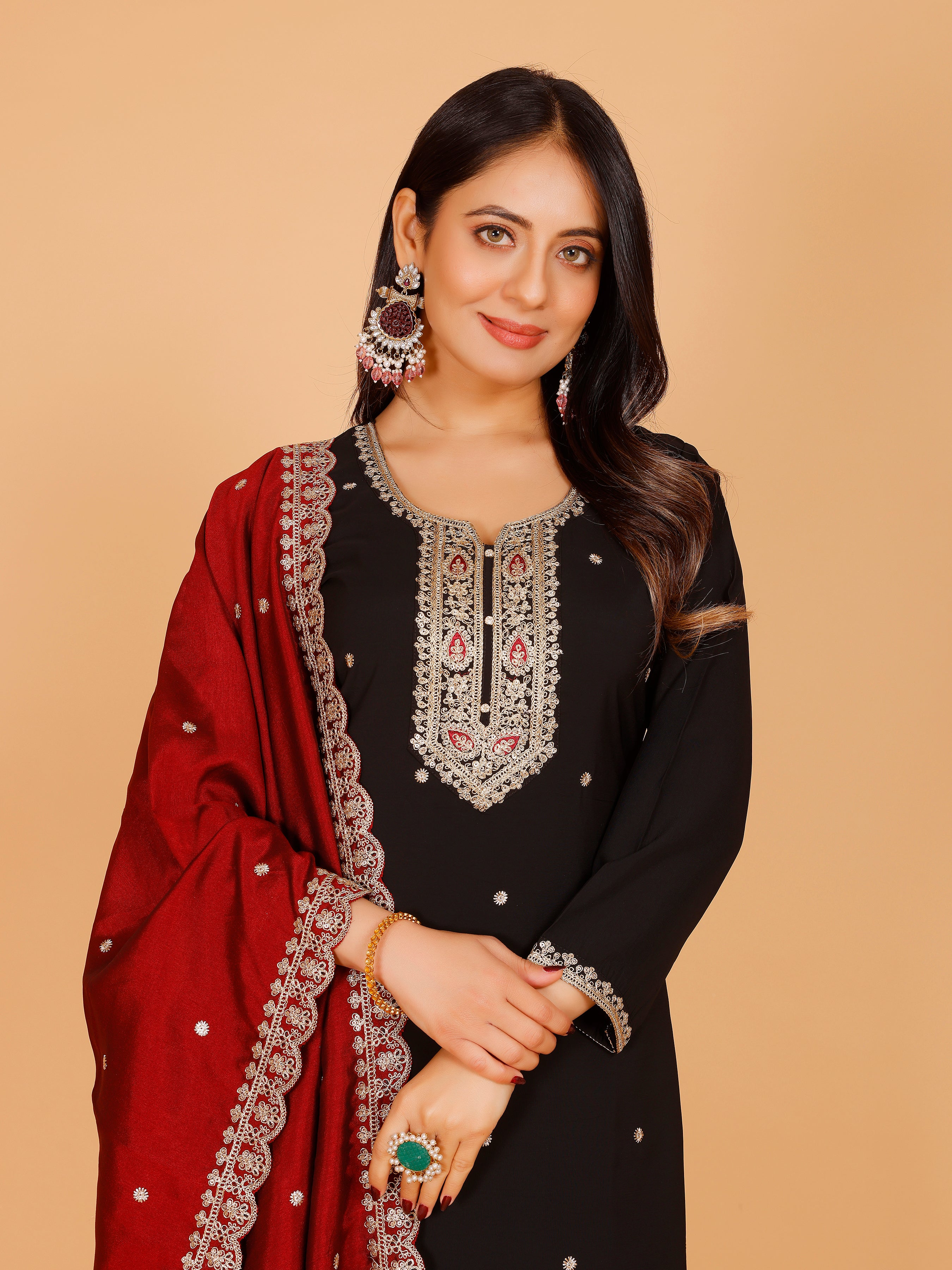 Nisha Kamiz &amp; Pant