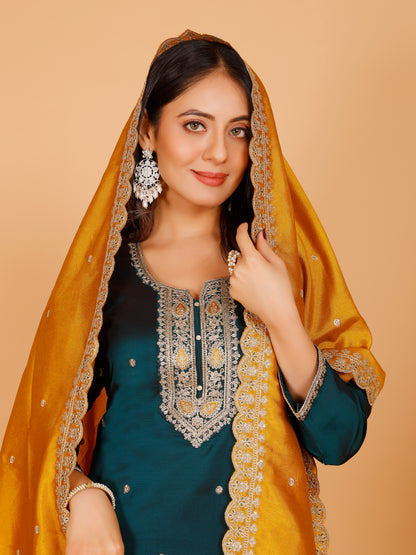 Nisha Kamiz &amp; Pant