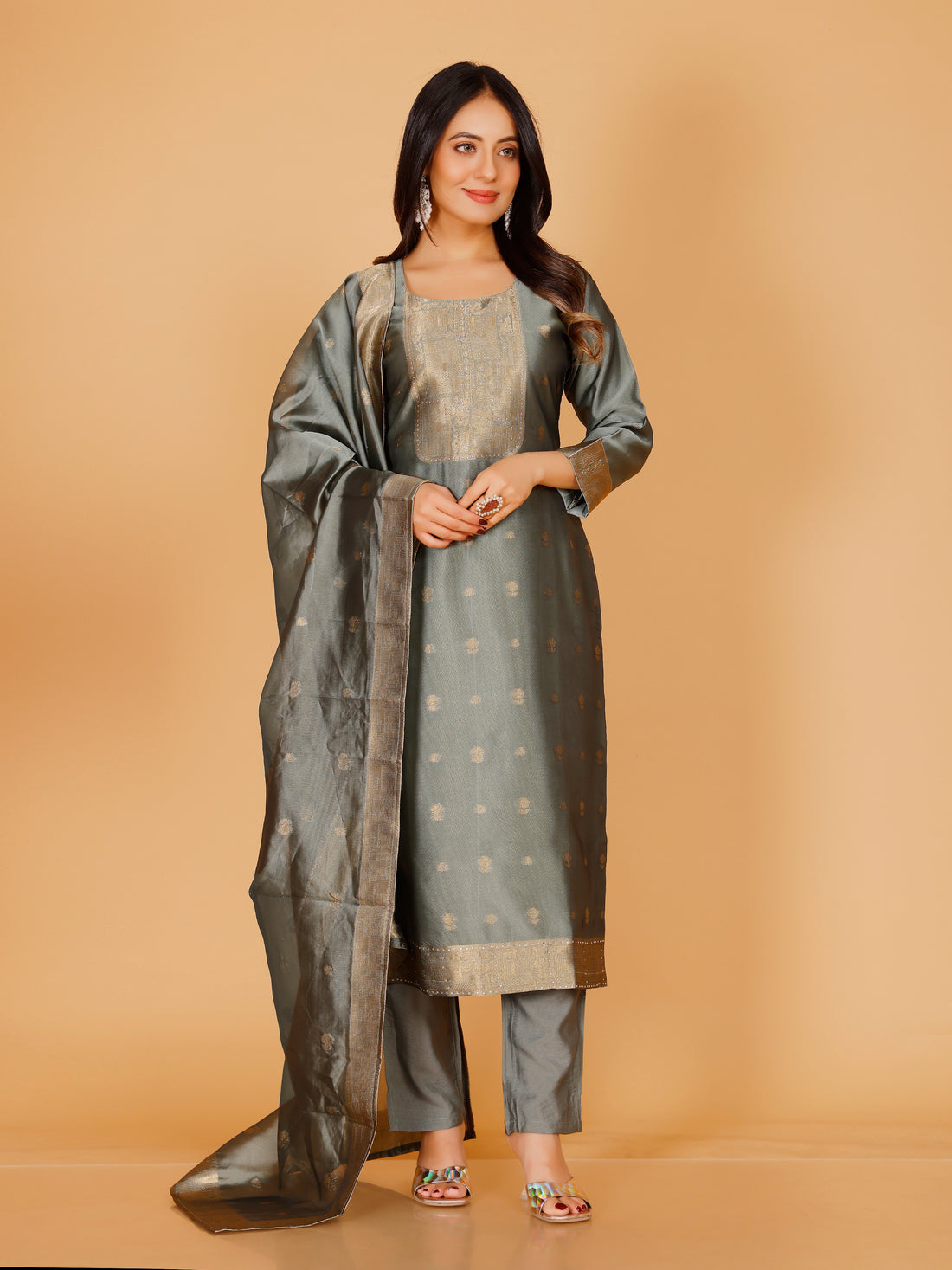Vibha Kamiz &amp; Pant - Roop Darshan