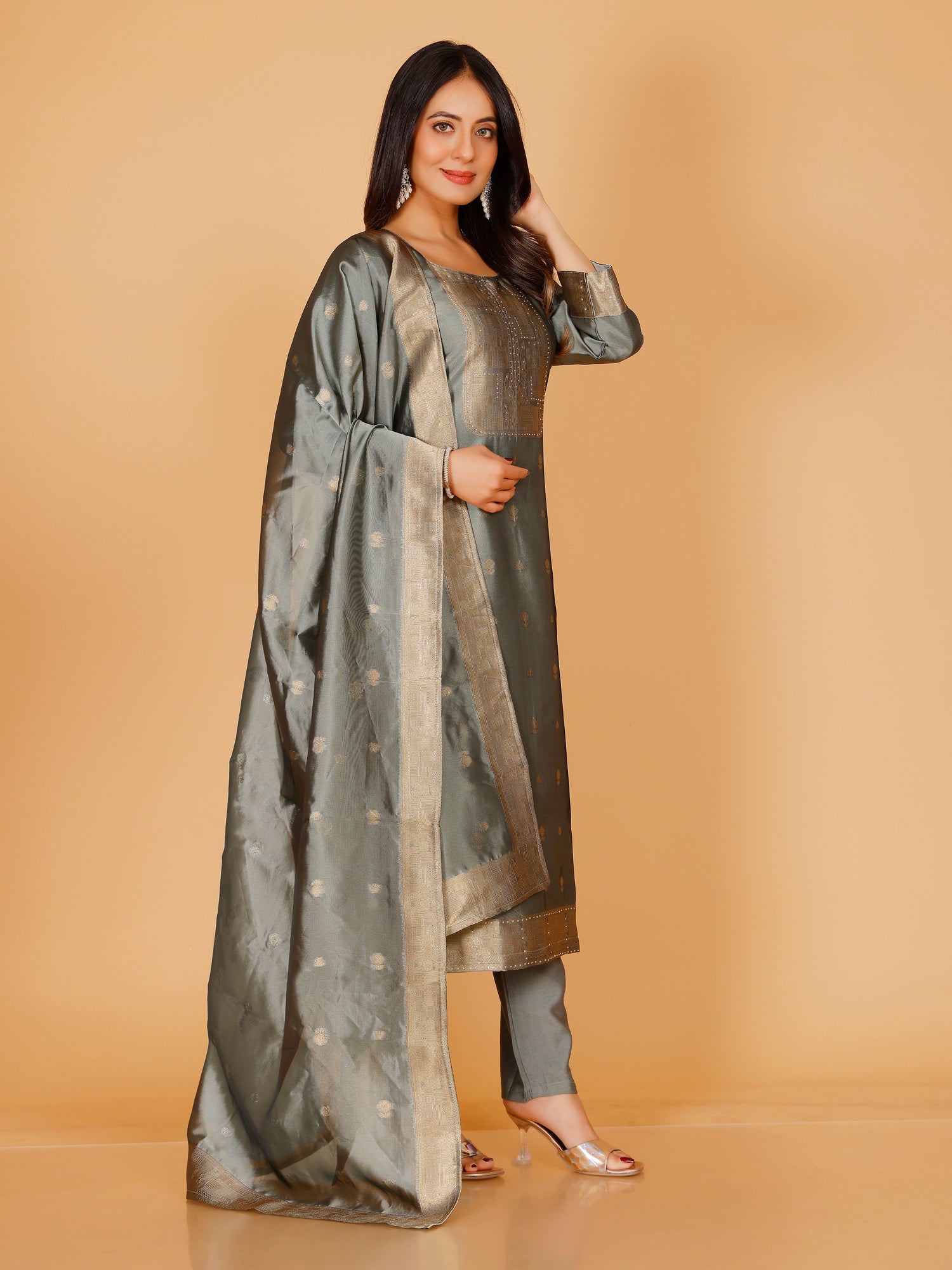Vibha Kamiz &amp; Pant - Roop Darshan