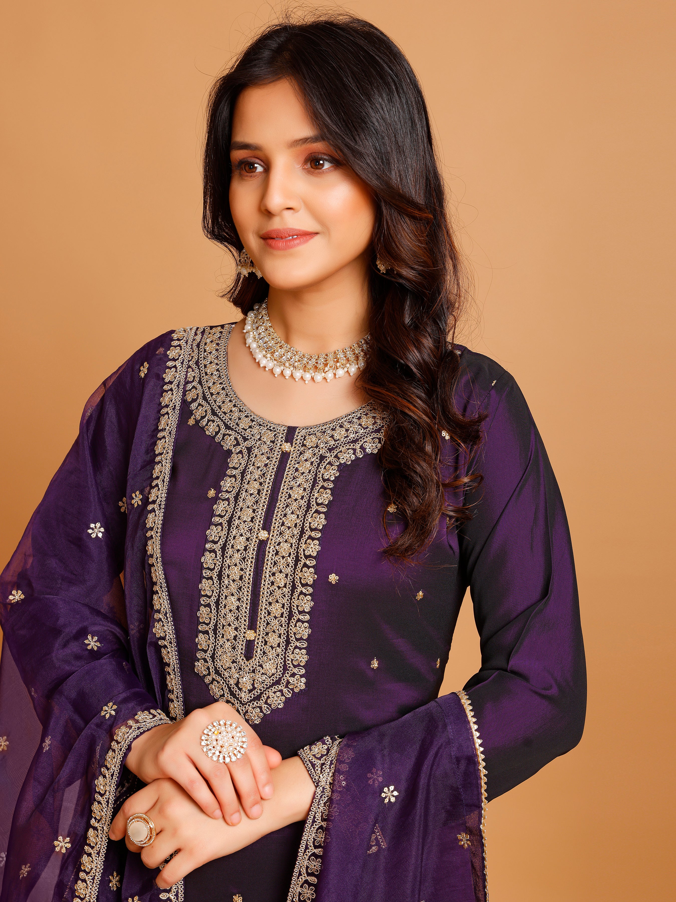 Ruhi Kamiz &amp; Pant - Roop Darshan