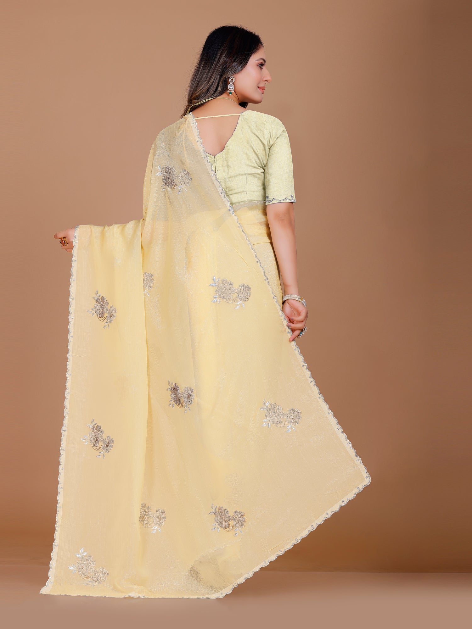 Anushka Saree
