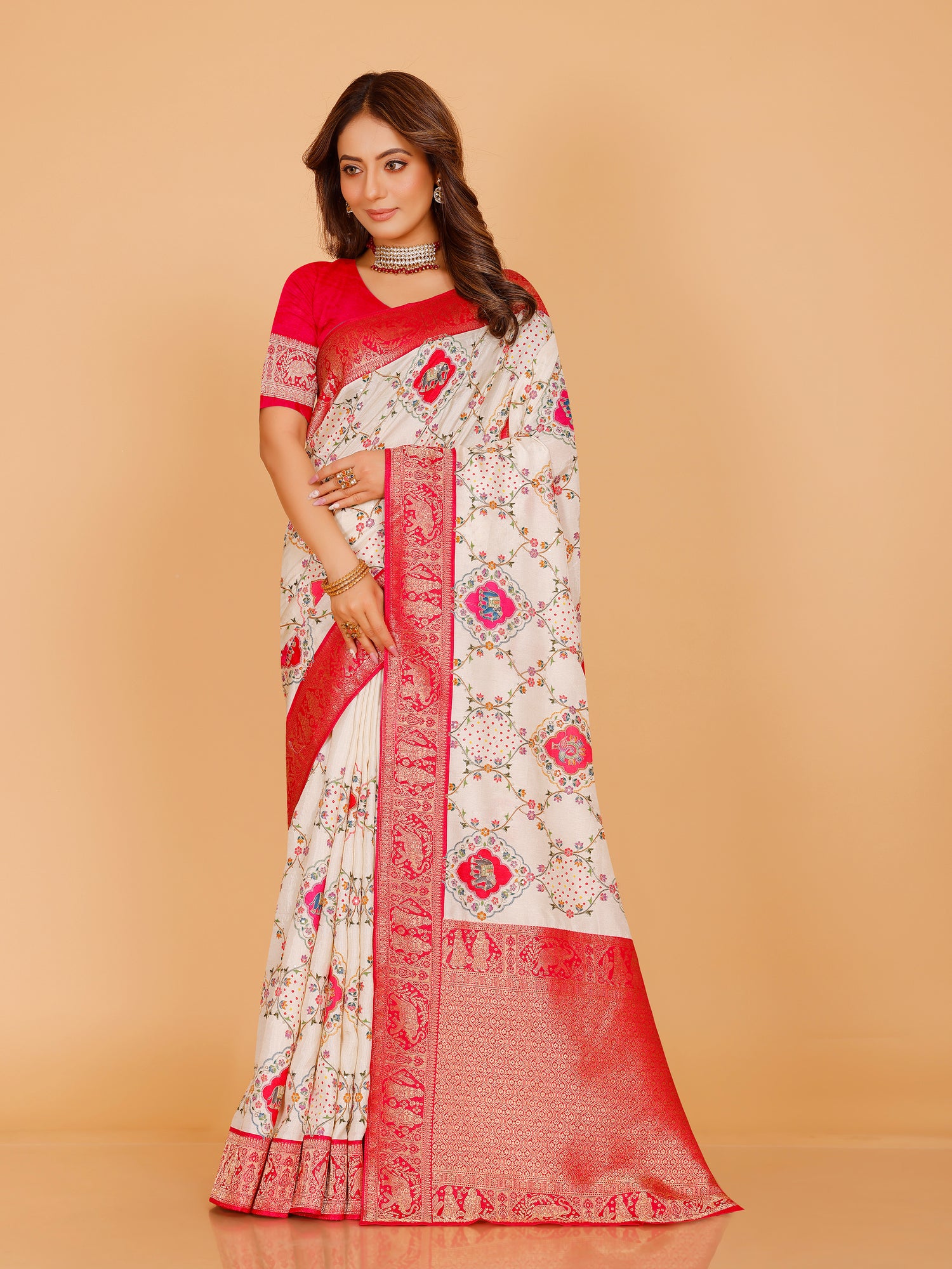 Manasvi Saree
