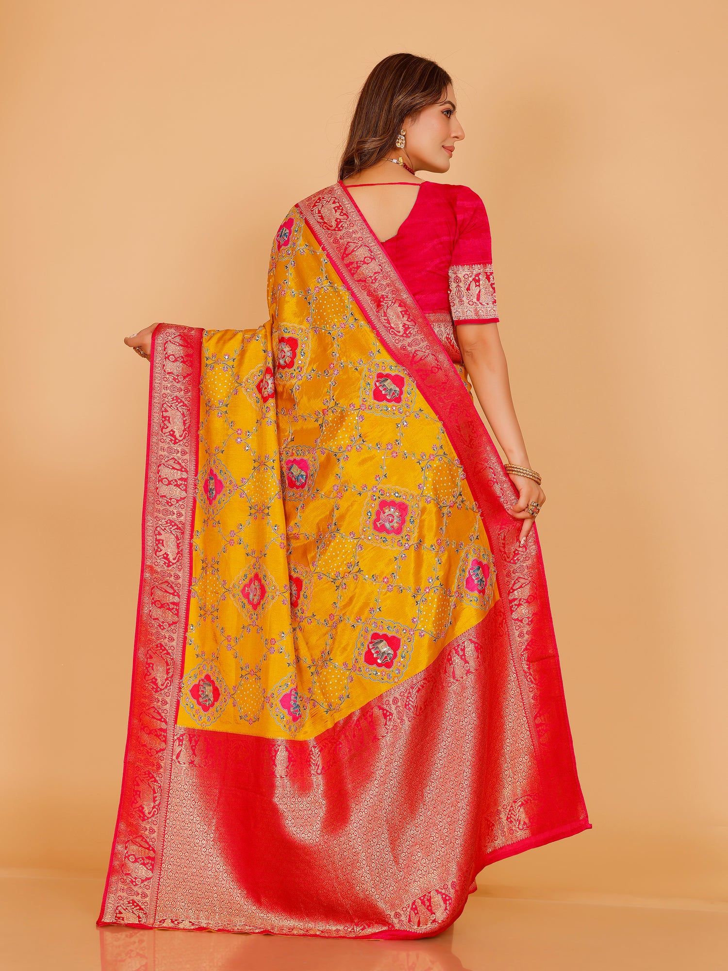 Manasvi Saree