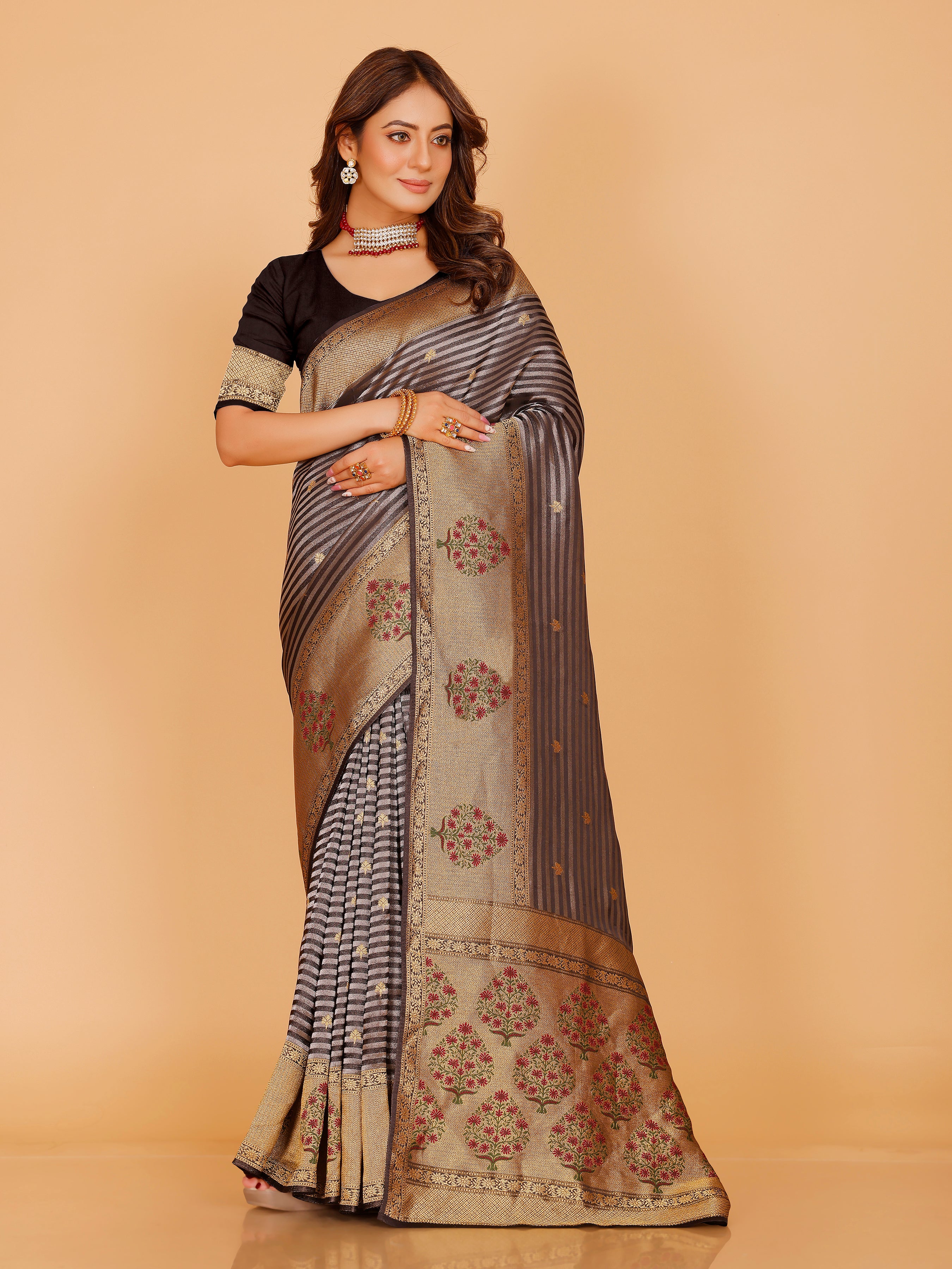 Adhira Saree