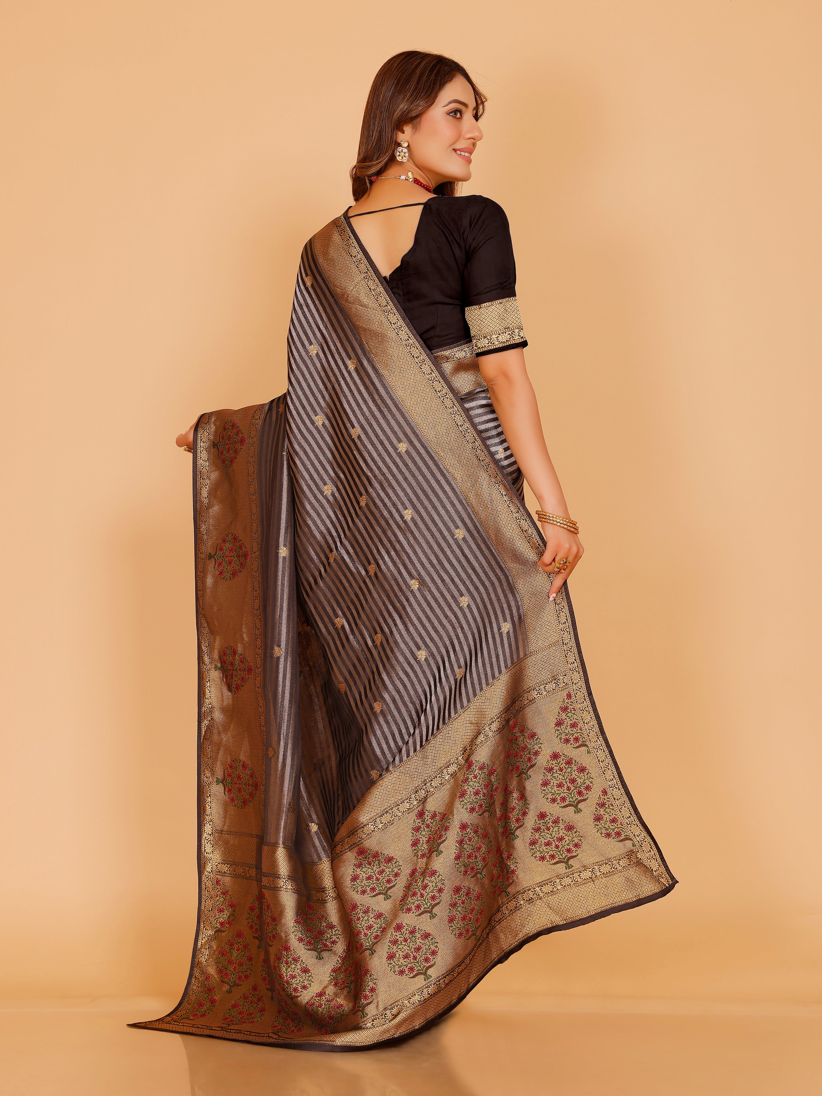 Adhira Saree