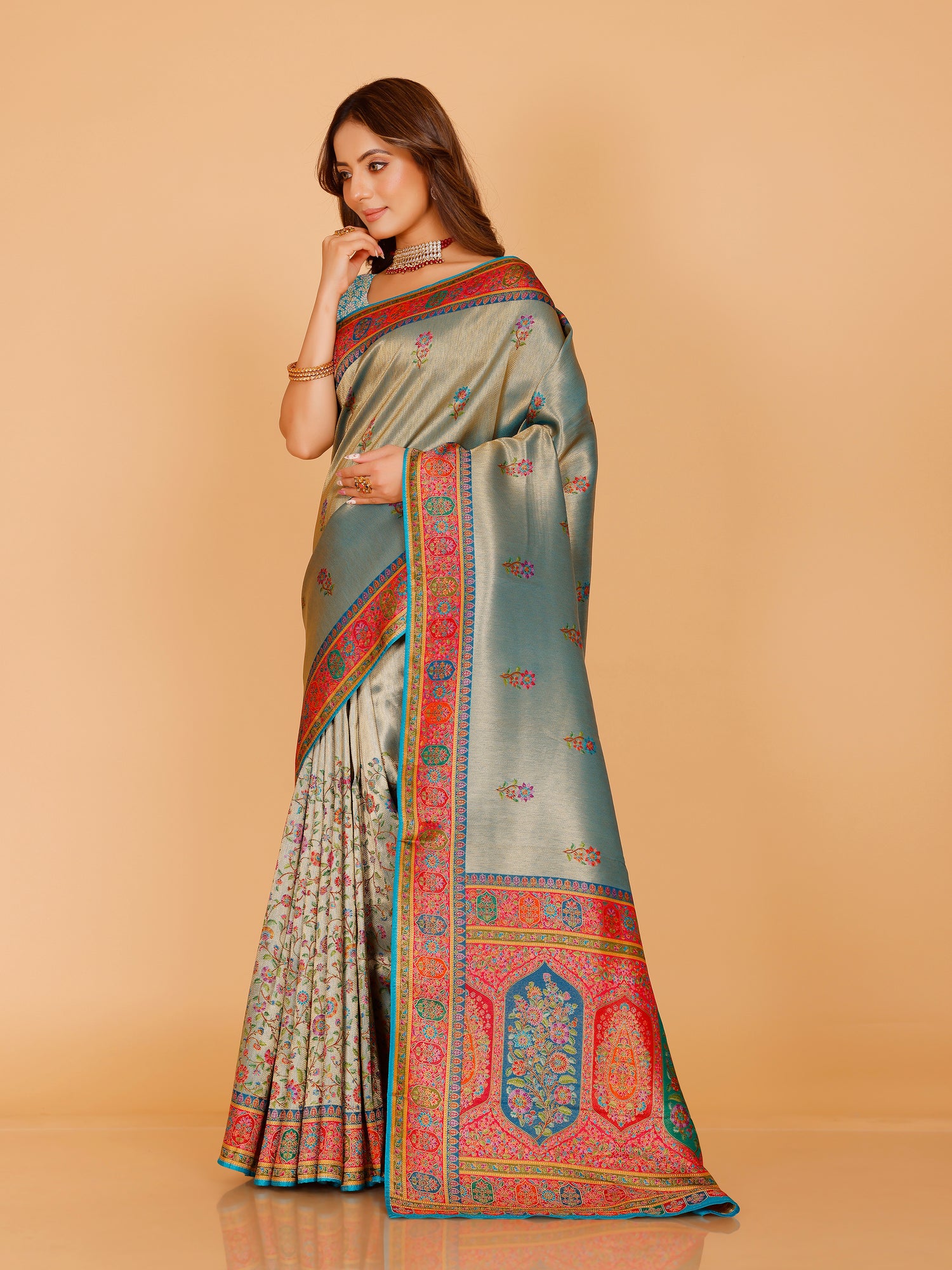 Aarohi Saree