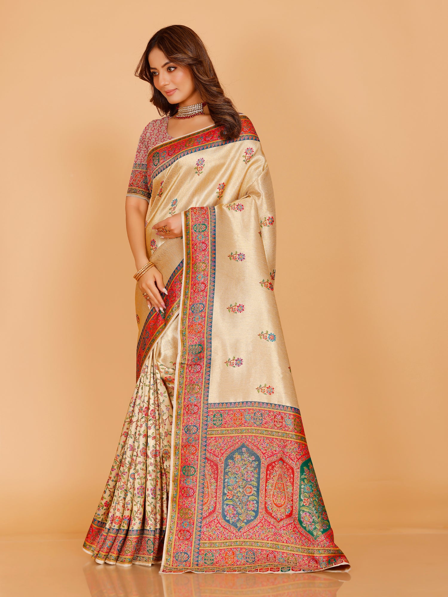 Aarohi Saree