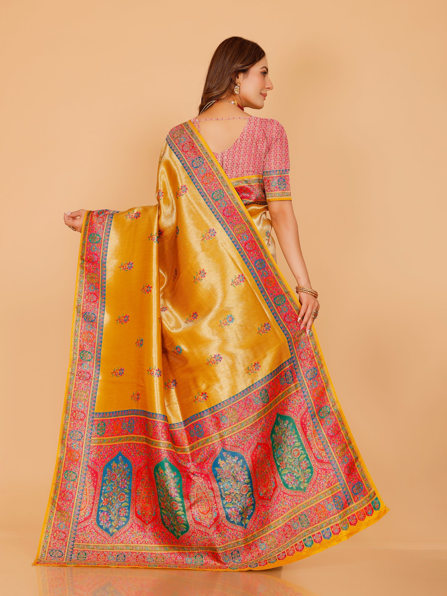 Aarohi Saree