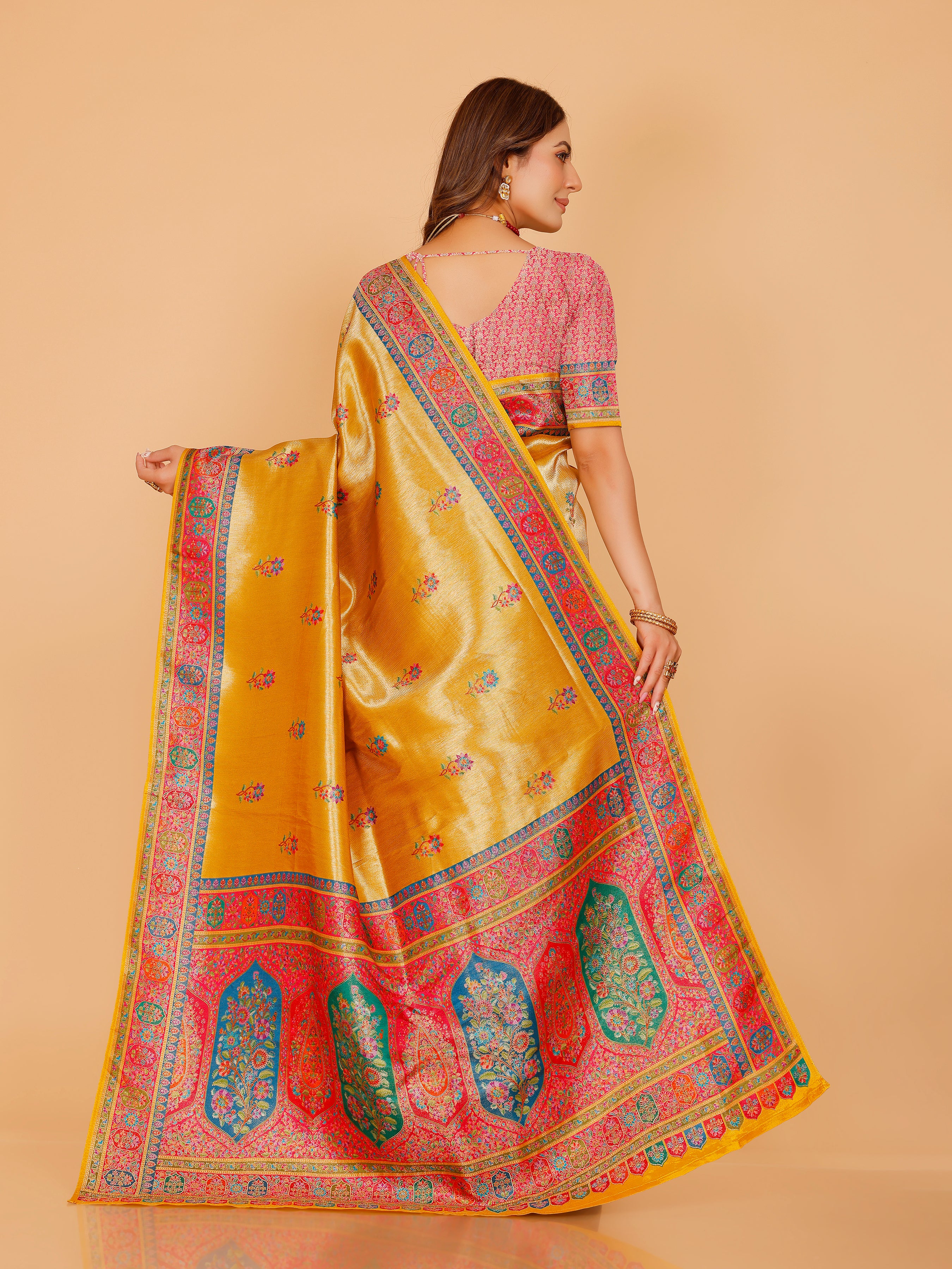 Aarohi Saree