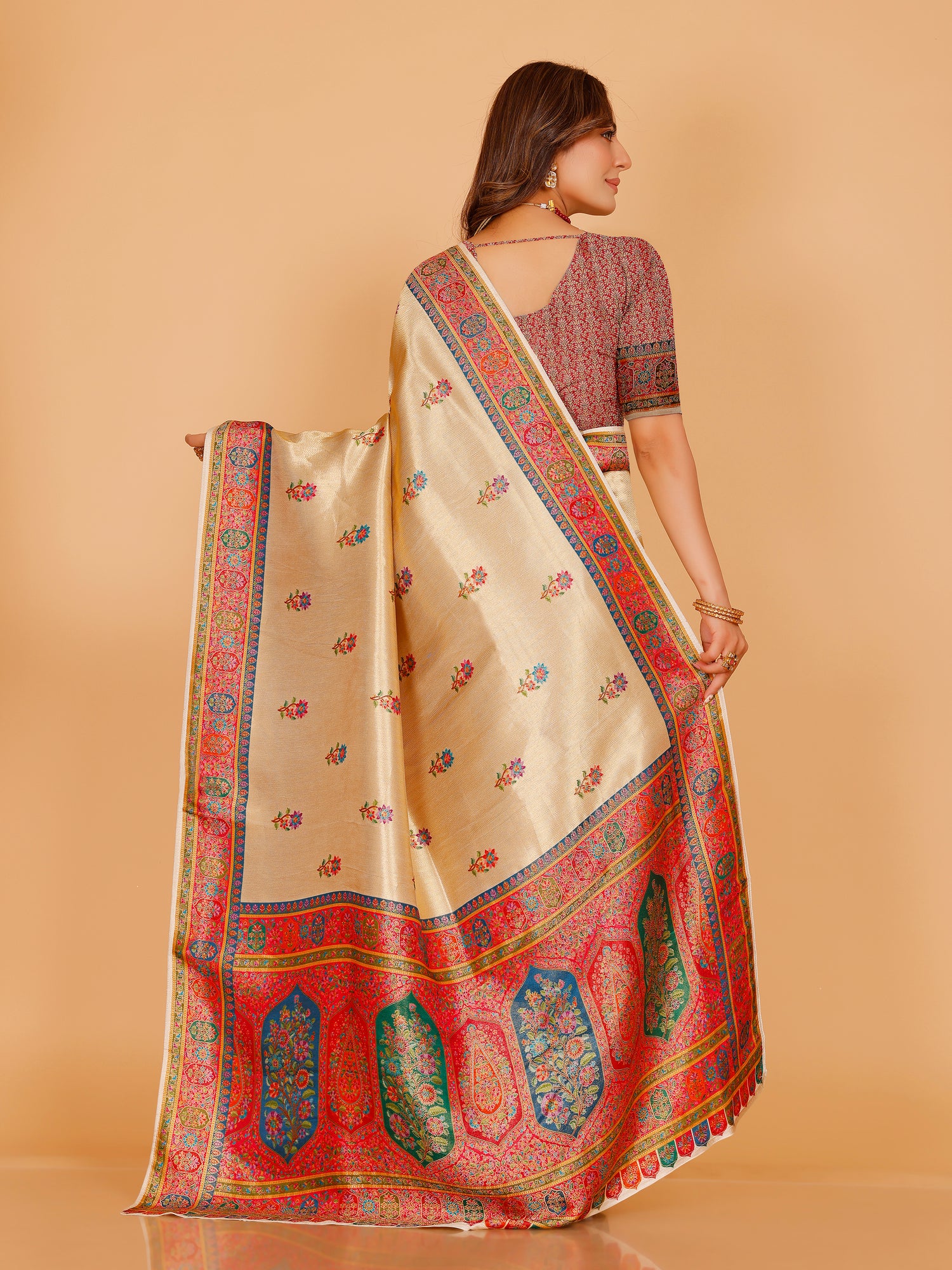 Aarohi Saree