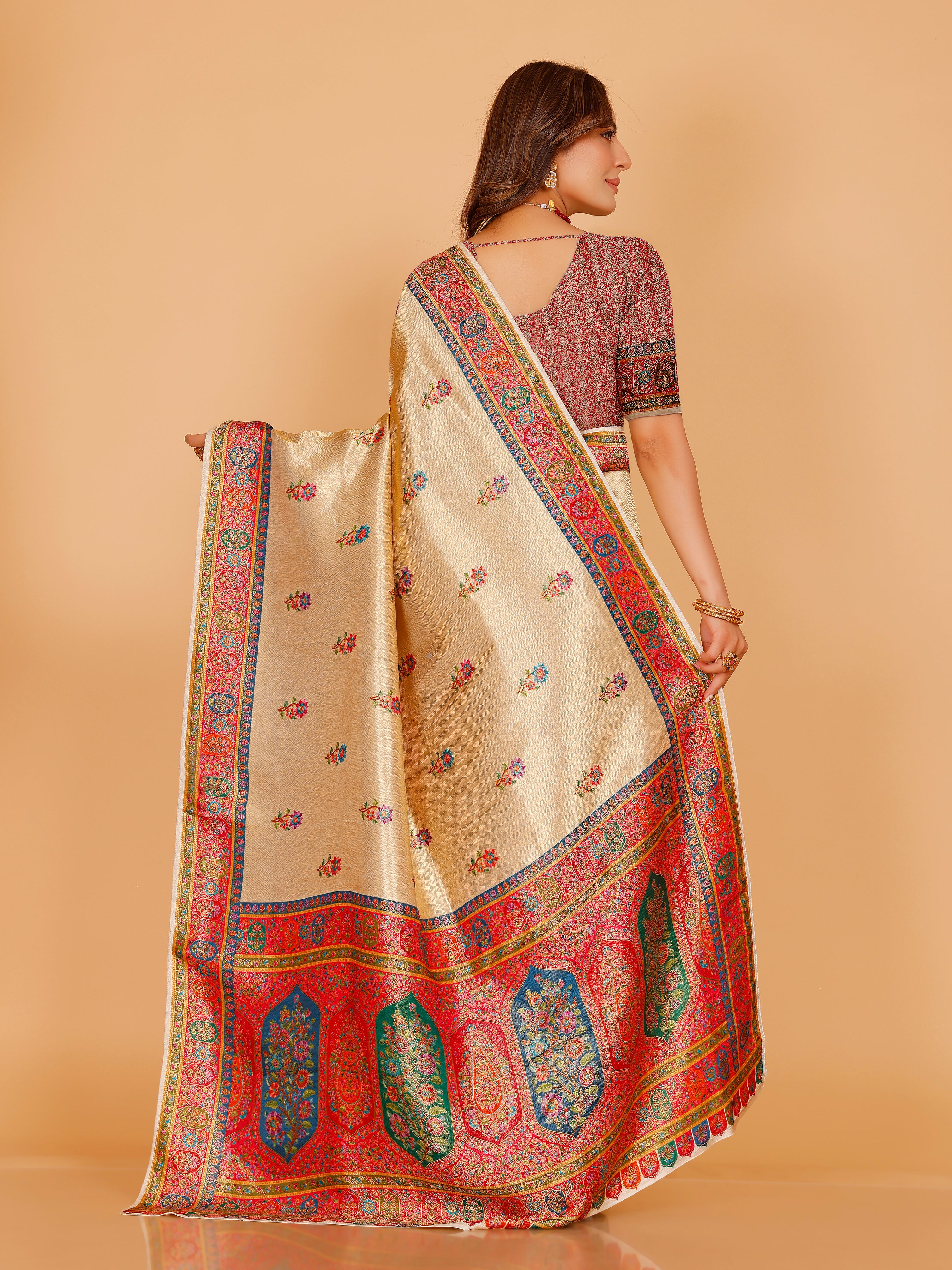 Aarohi Saree