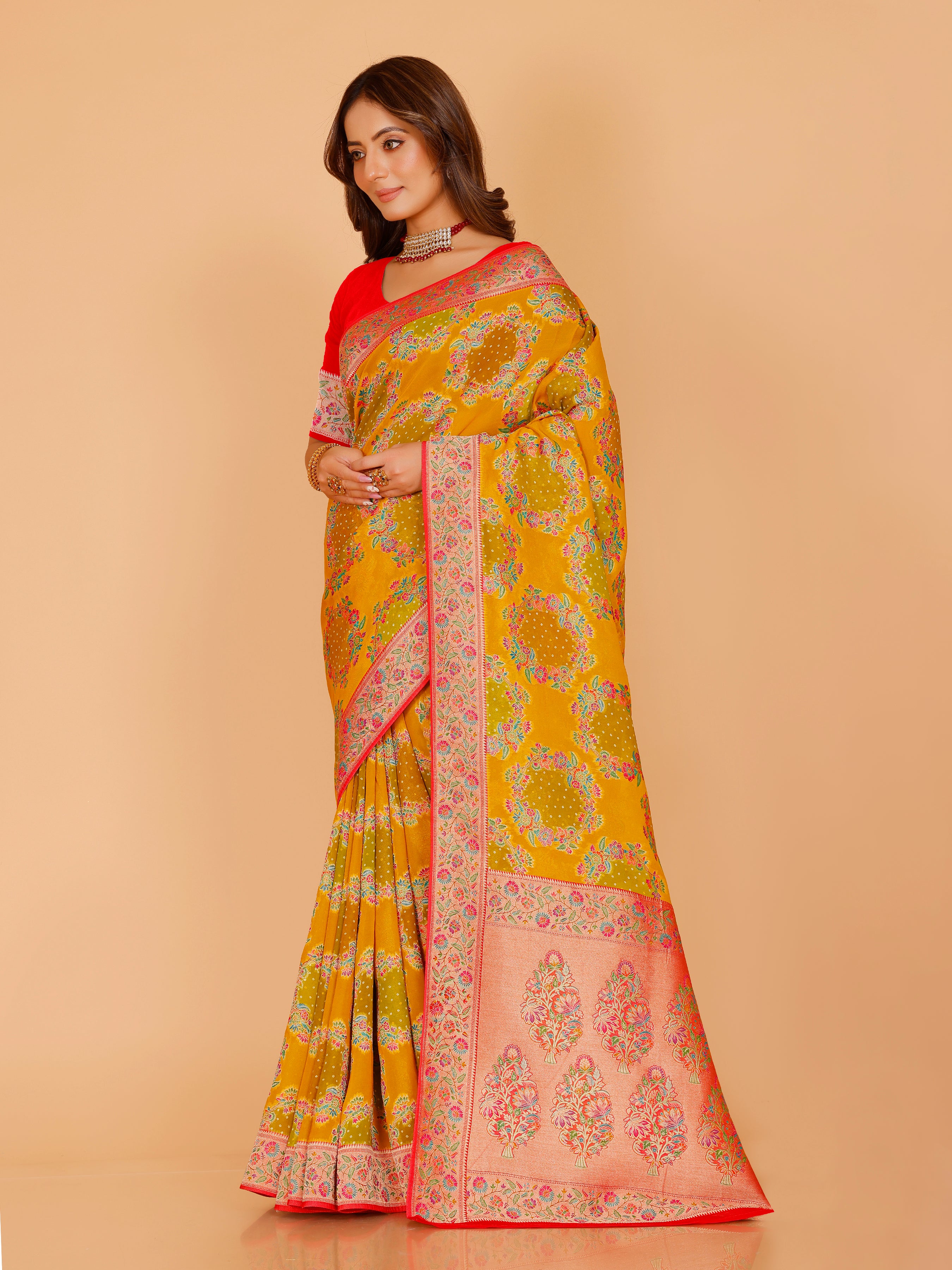Saavi Saree