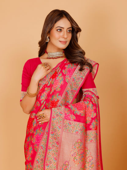 Saavi Saree