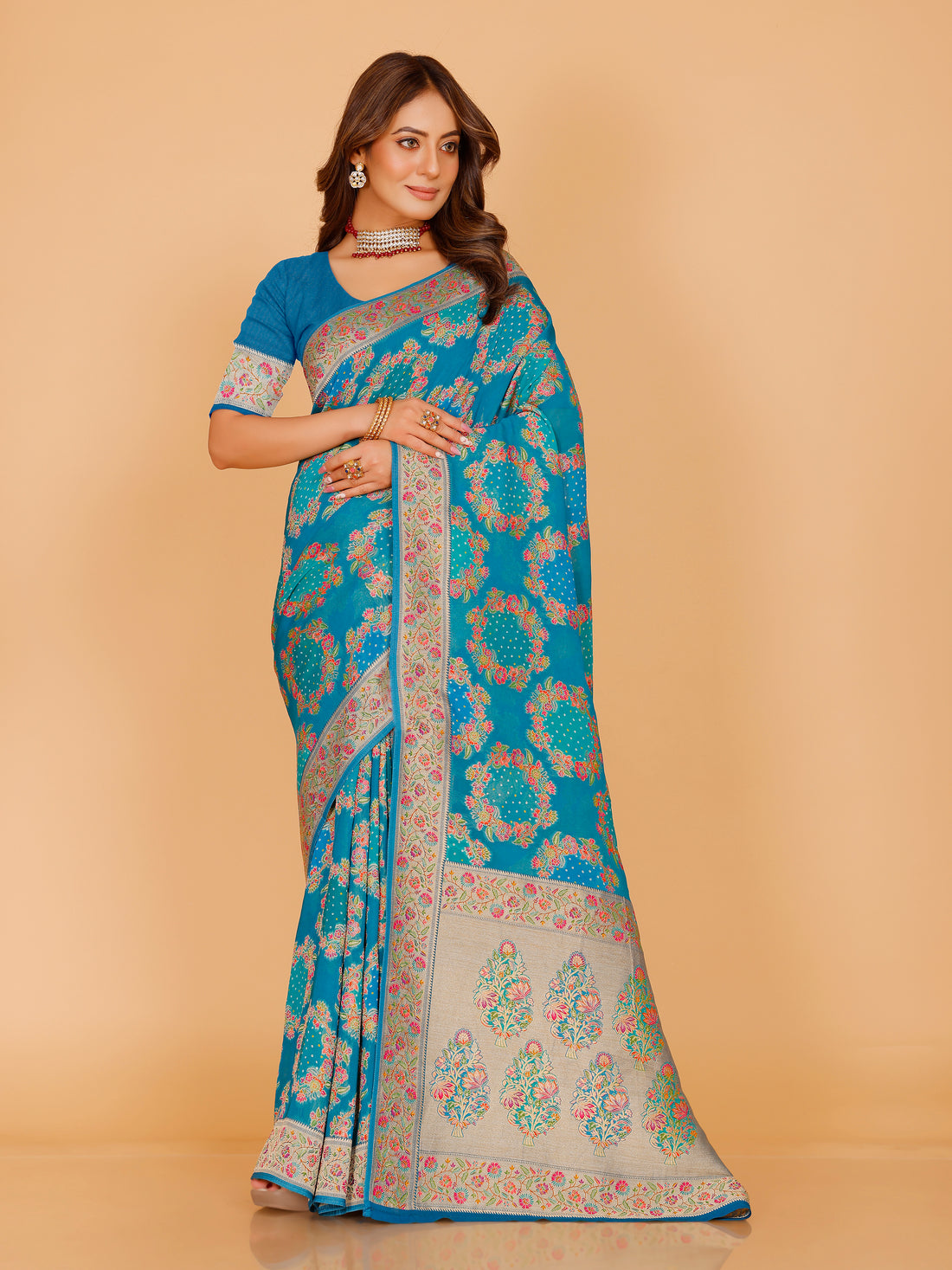 Saavi Saree
