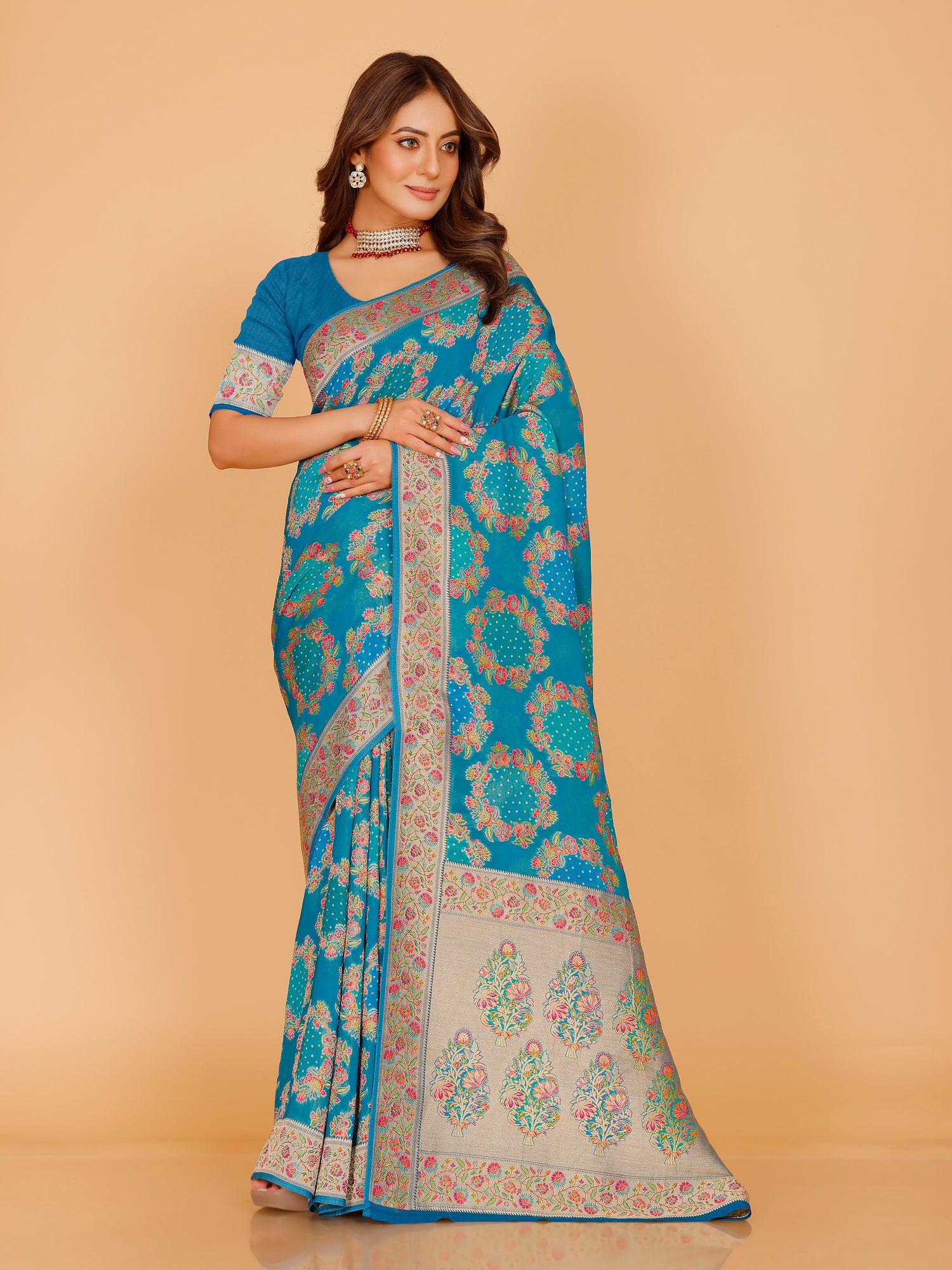 Saavi Saree