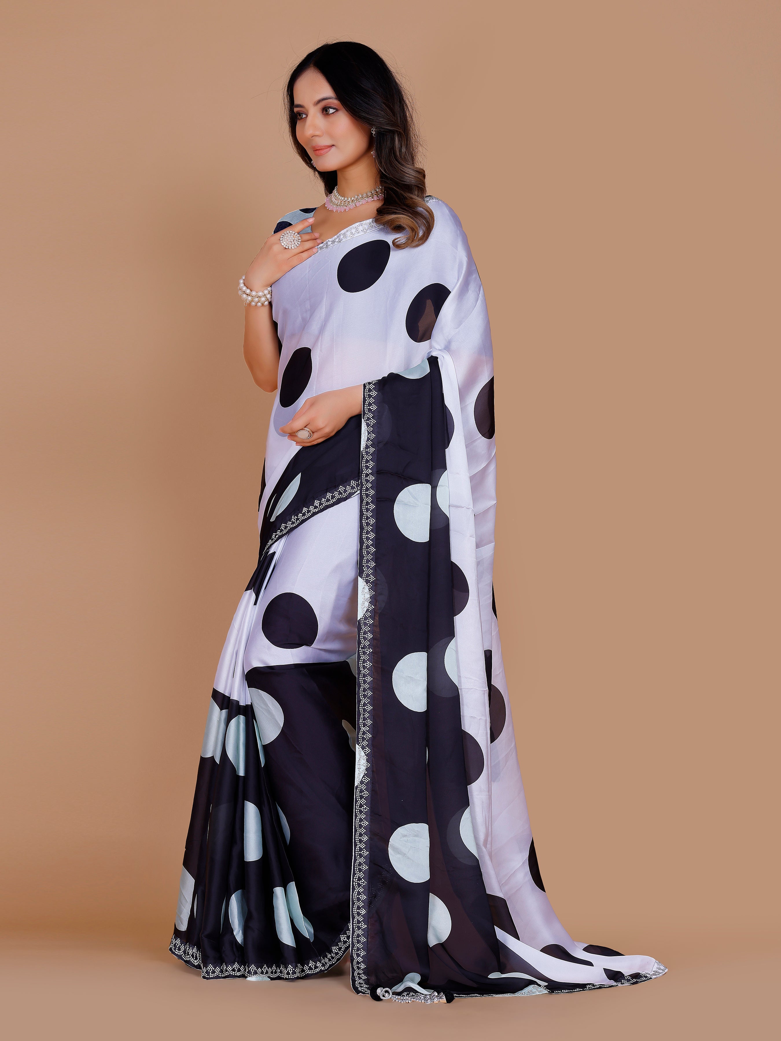 Shriya Saree - Roop Darshan
