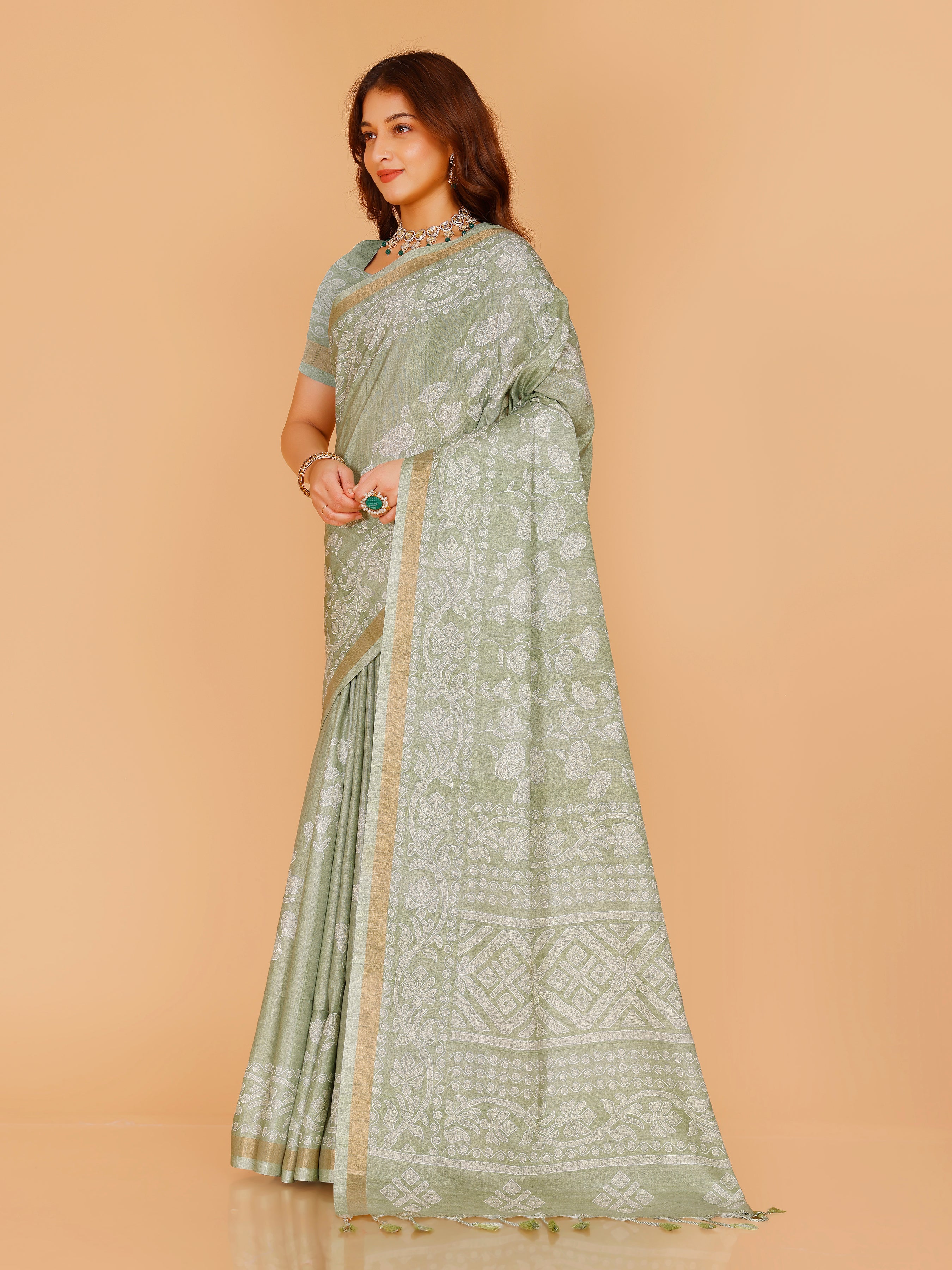 Vedanshi Saree