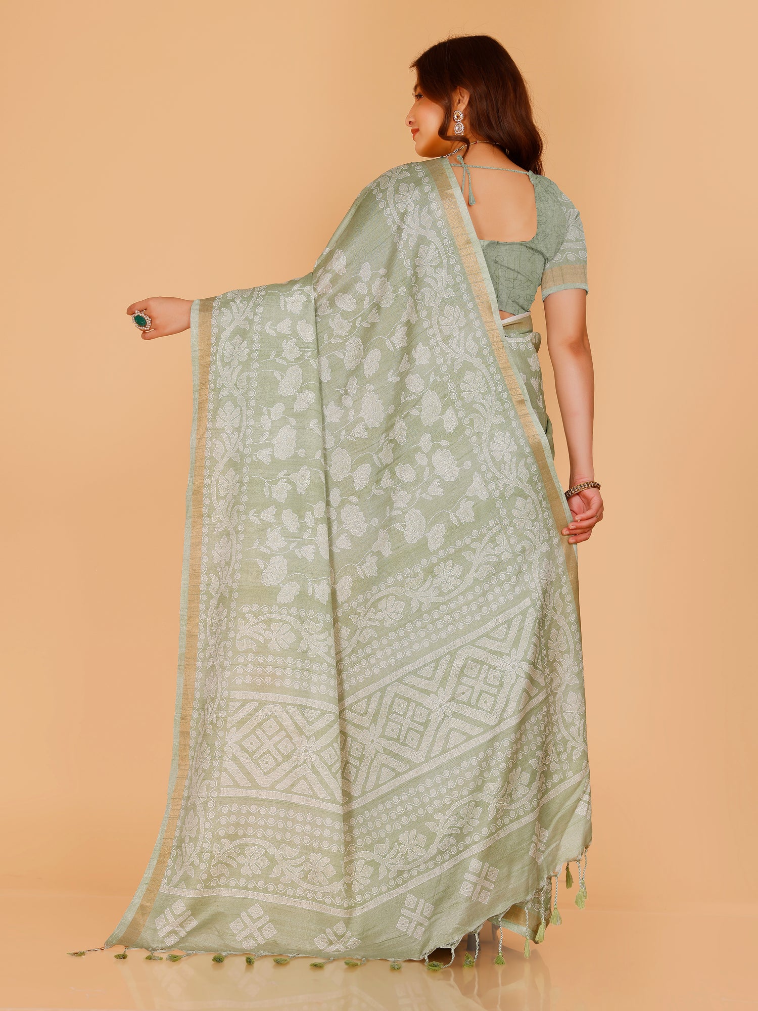 Vedanshi Saree