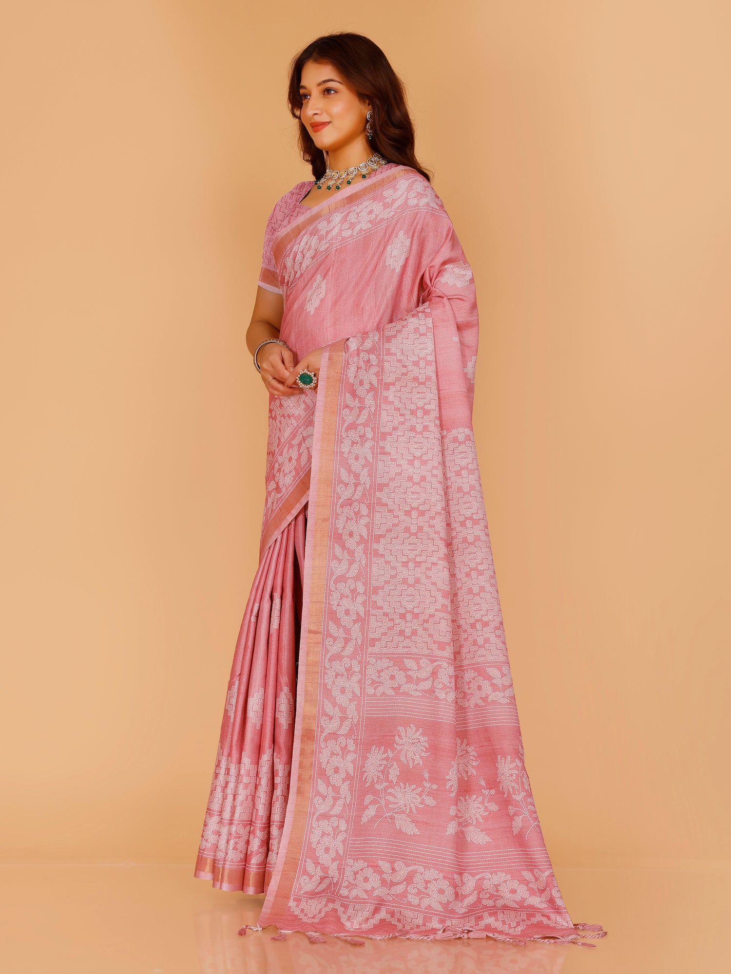 Vedanshi Saree