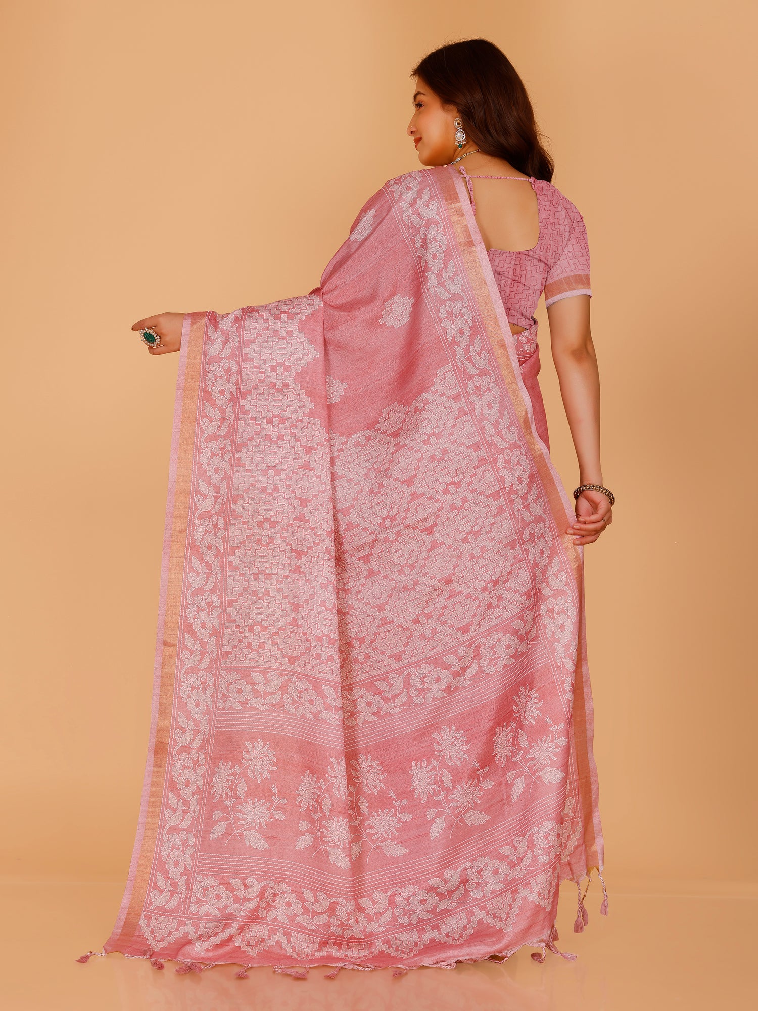 Vedanshi Saree
