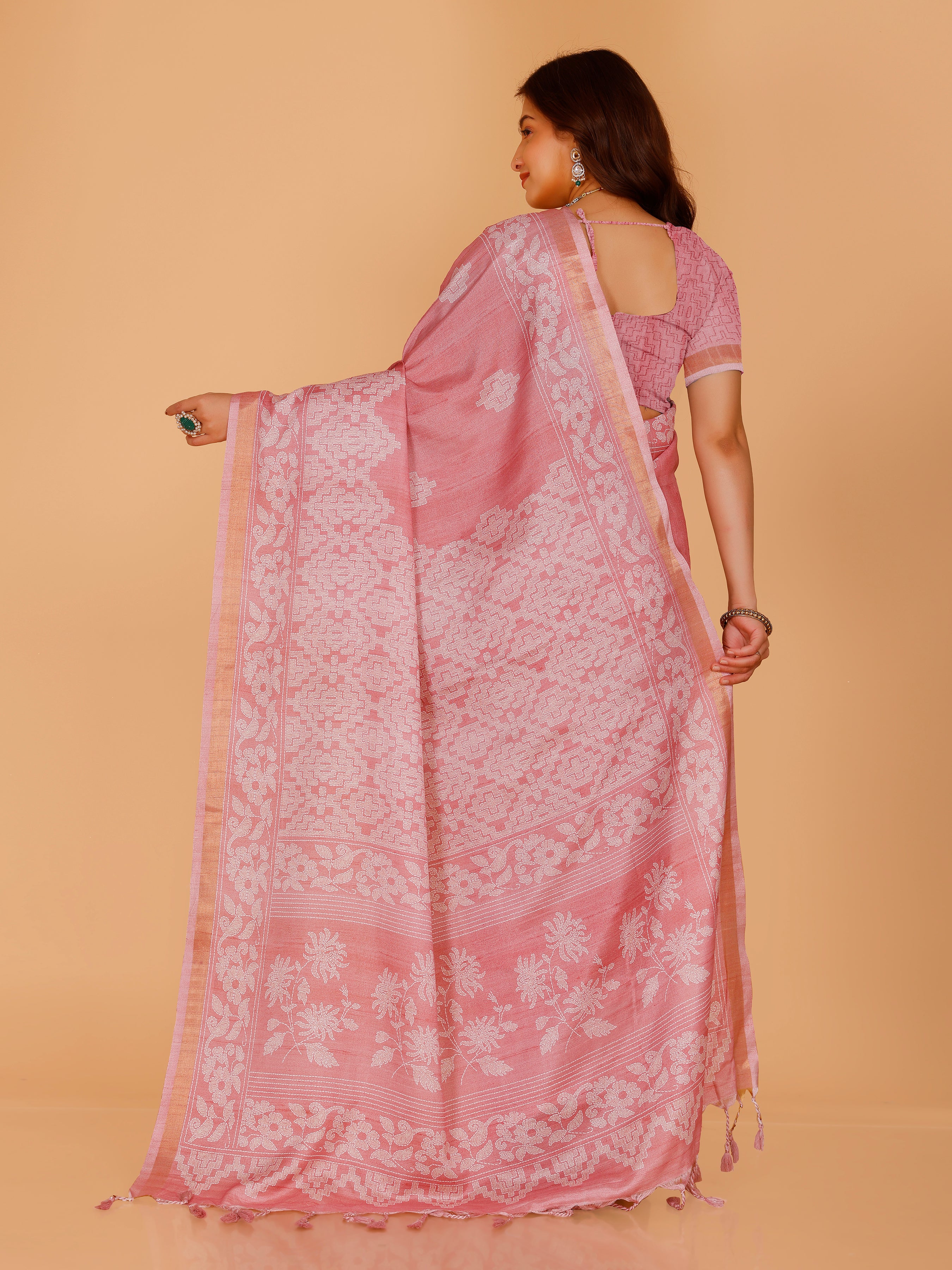 Vedanshi Saree