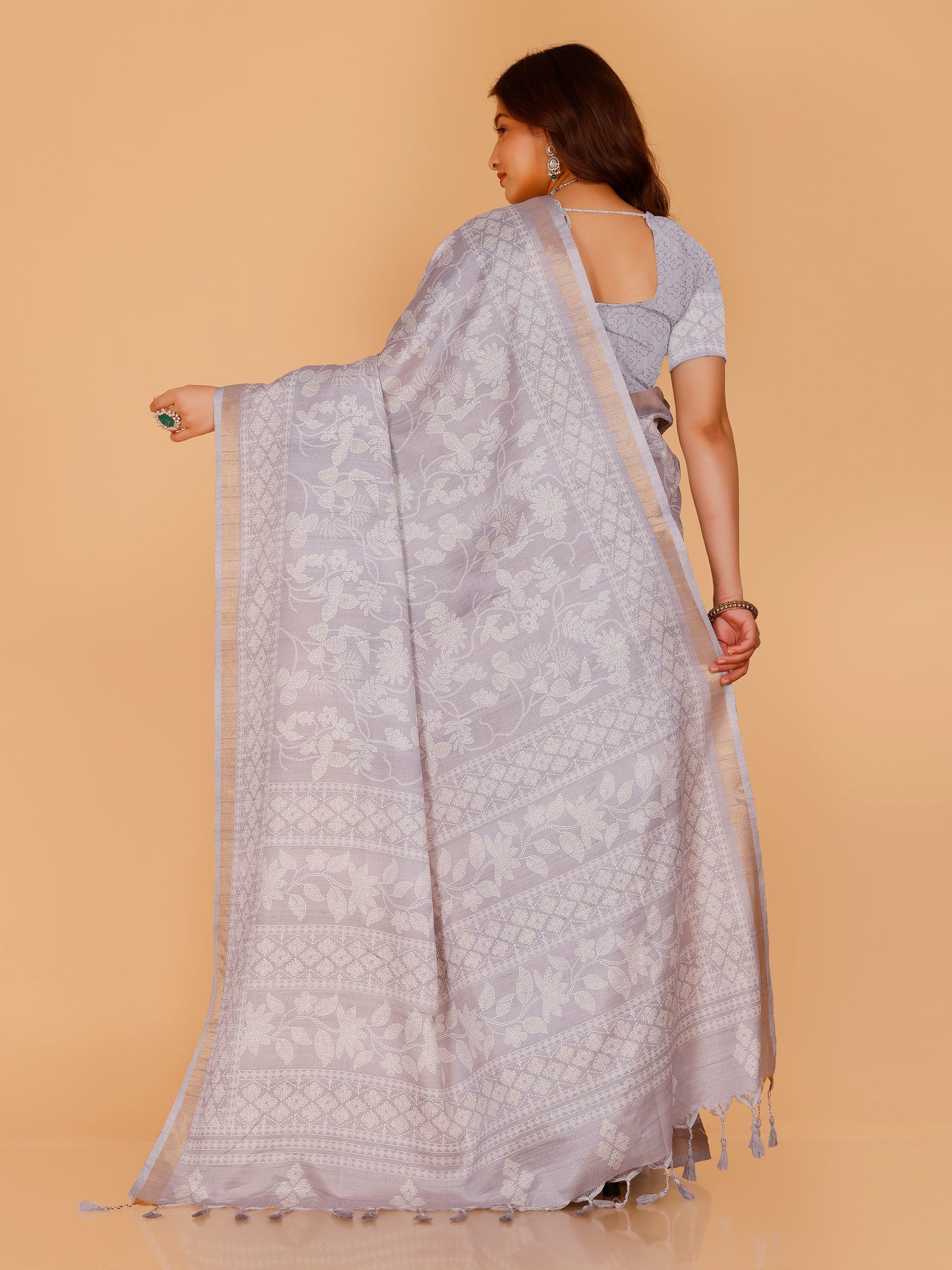 Vedanshi Saree