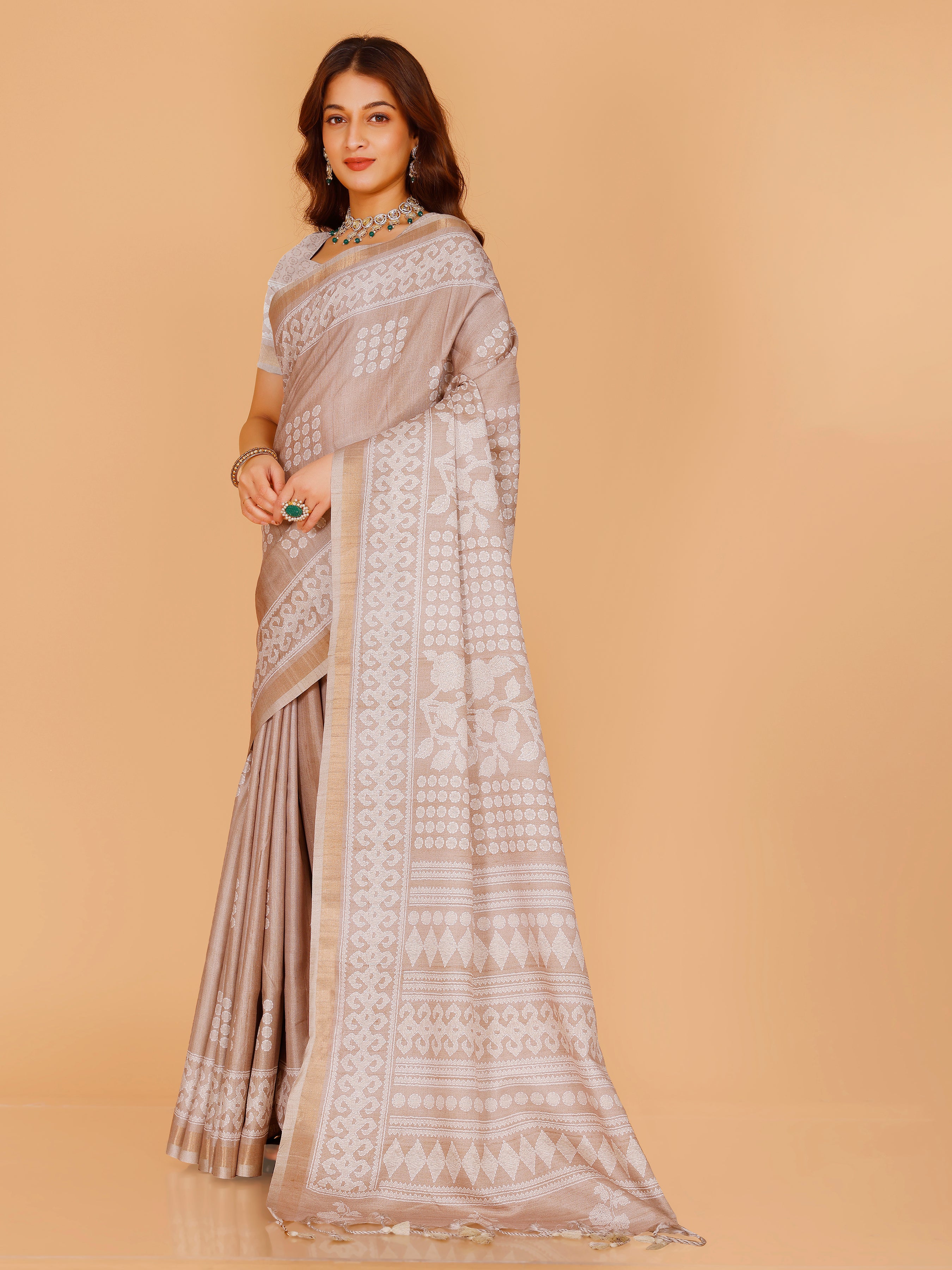 Vedanshi Saree