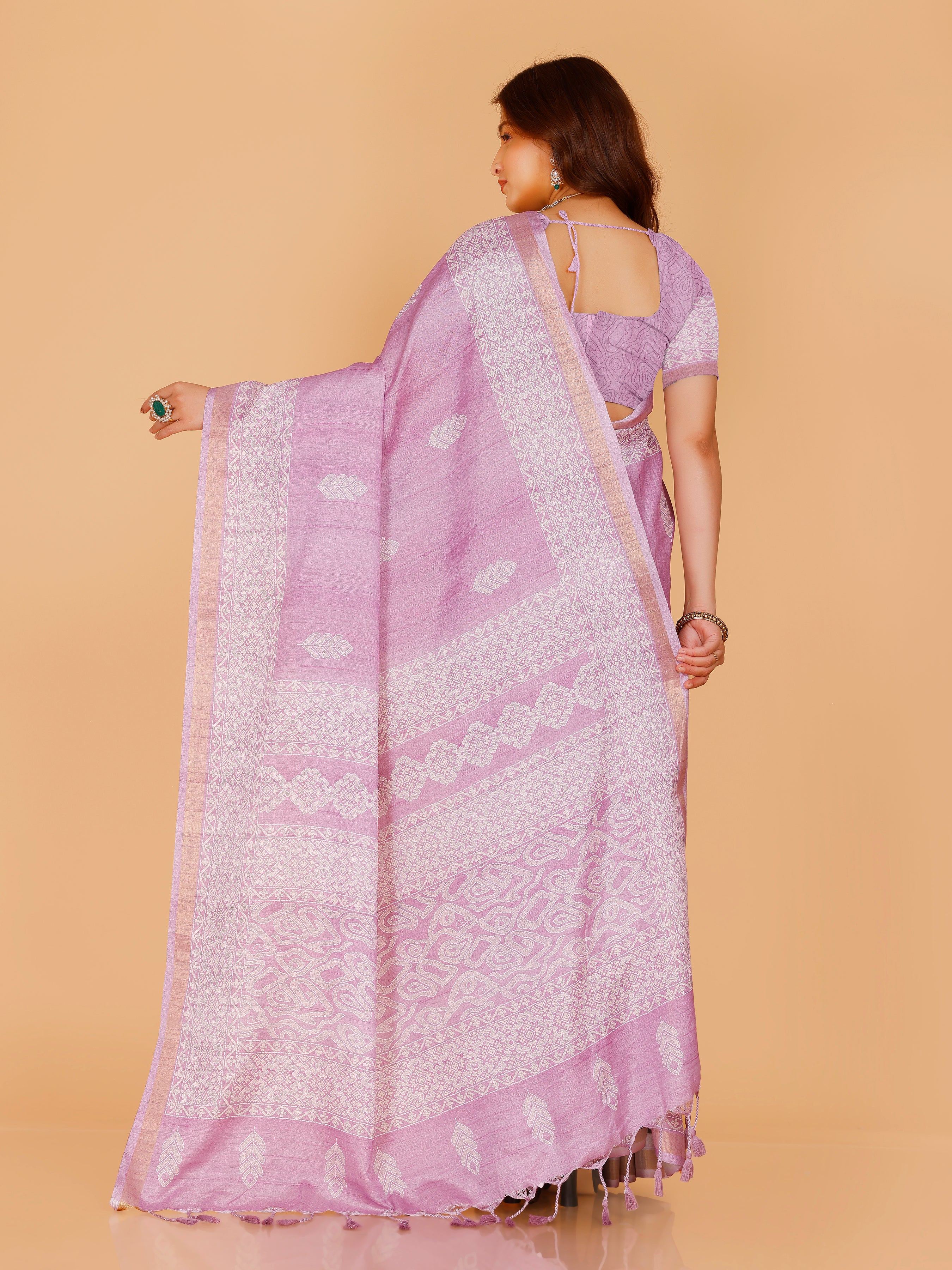 Vedanshi Saree