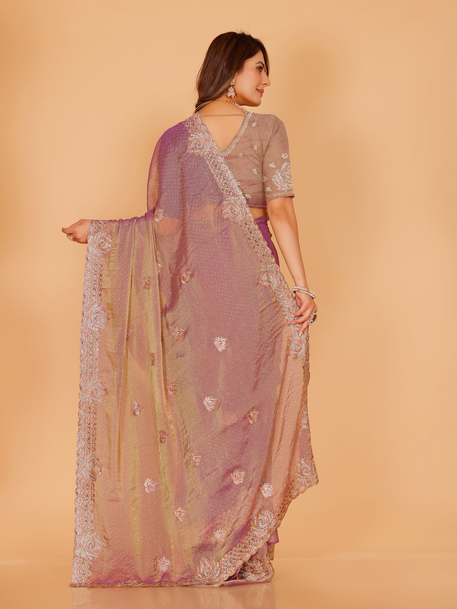 Saavi Saree