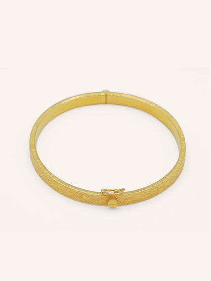22ct Gold Bangle