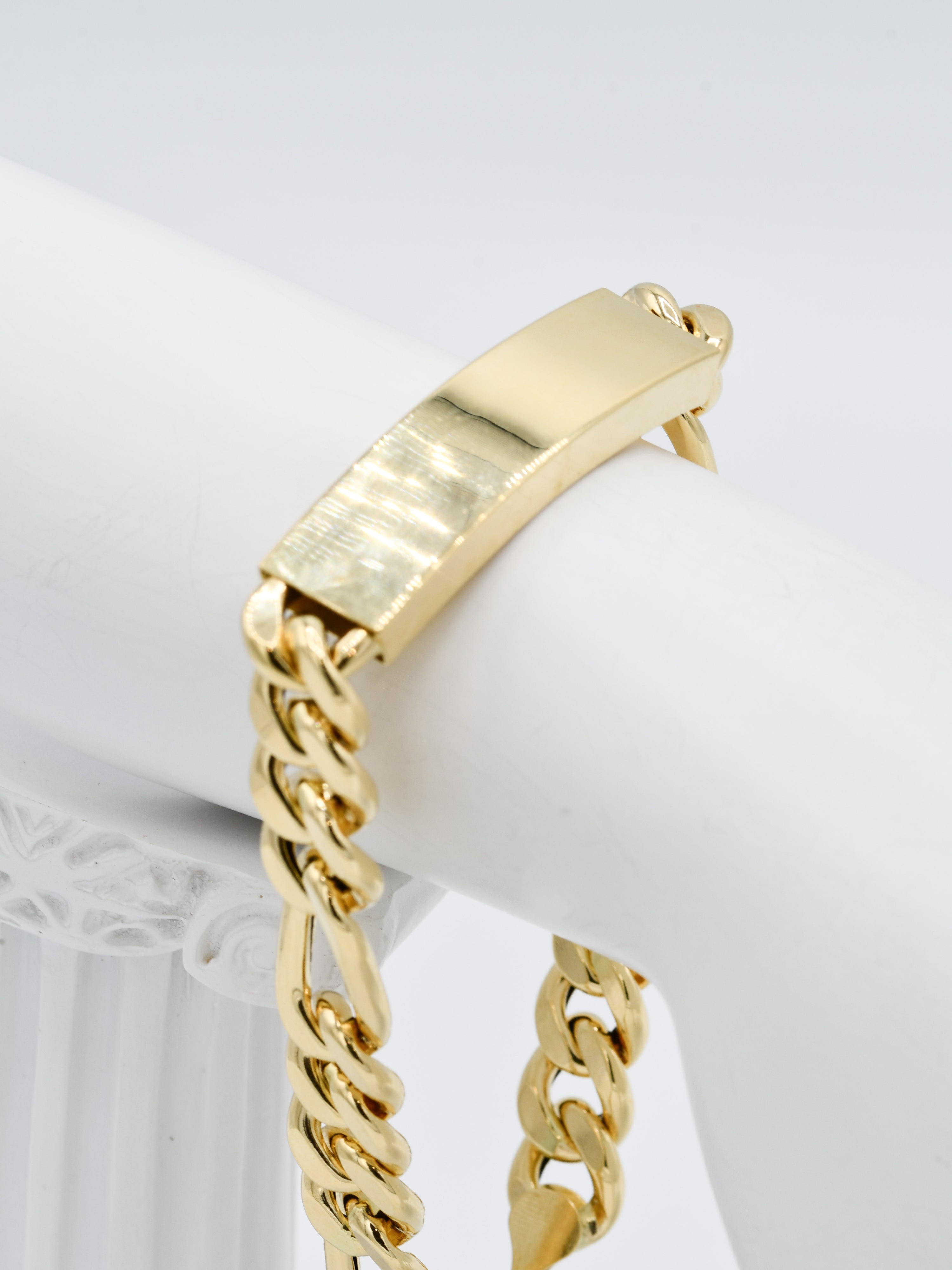 18ct Gold Hollow Figaro Bracelet - Roop Darshan