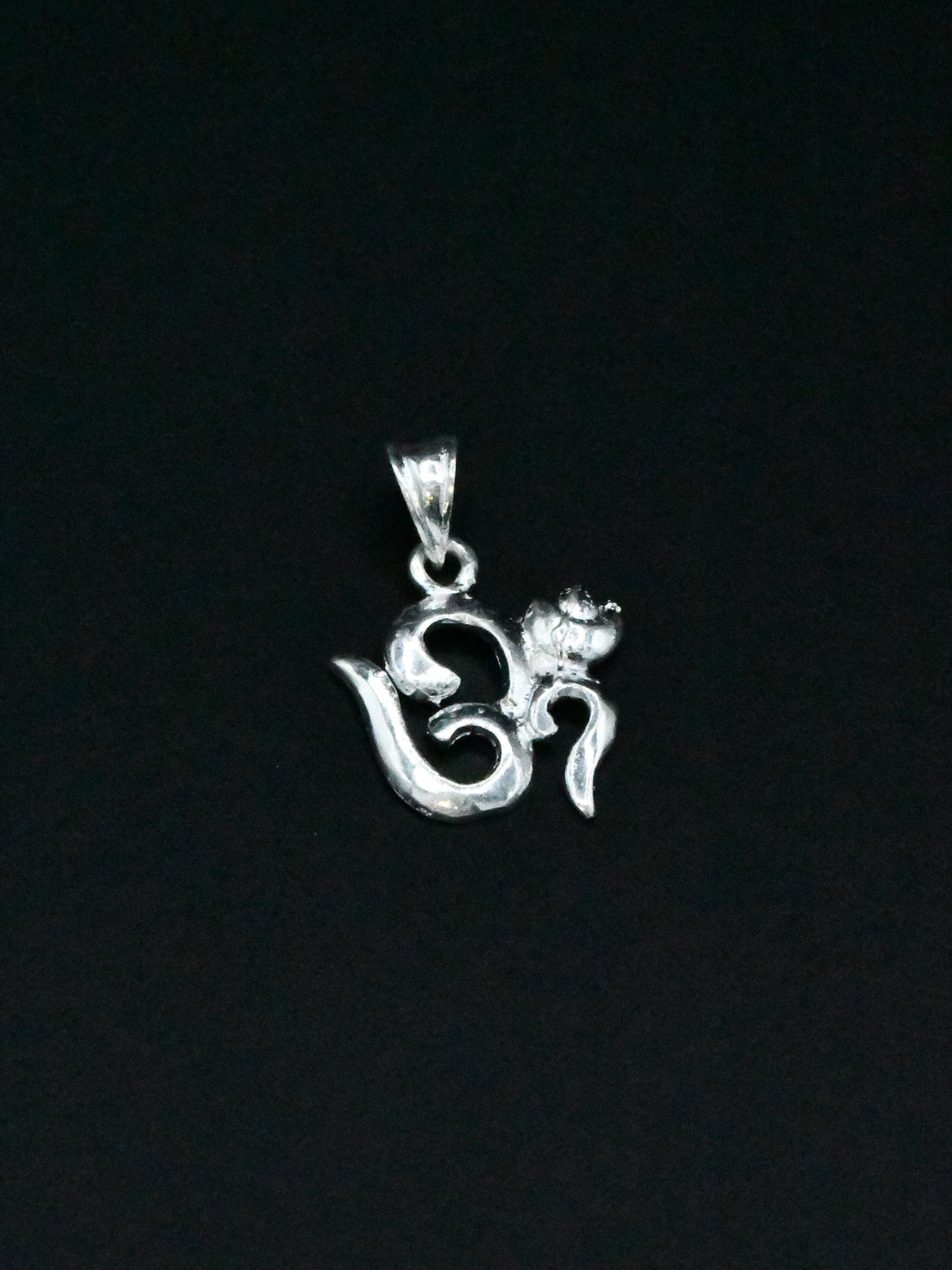 Silver Om Pendant - Roop Darshan
