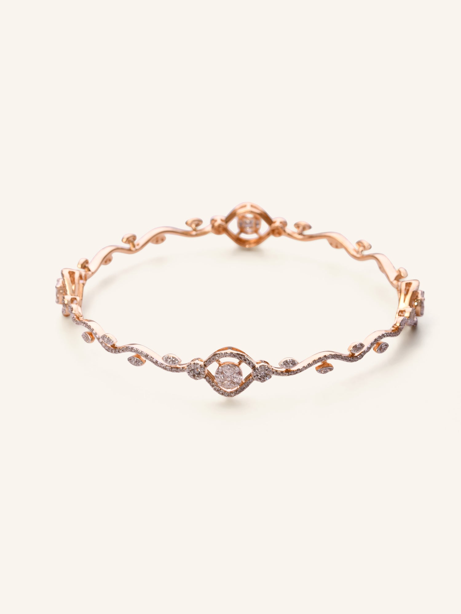 18ct Gold 1 PC Dia Bangle NW 11.710 GMS 328 Dia 2.00ct - Roop Darshan