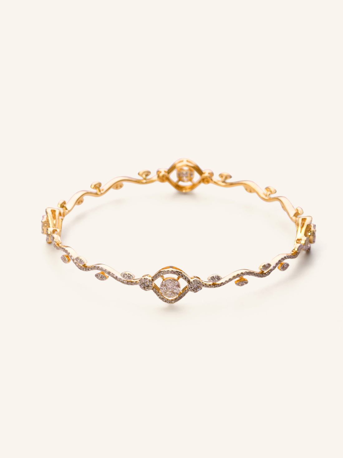 18ct Gold 1 Pc Diamond Bangle - Roop Darshan
