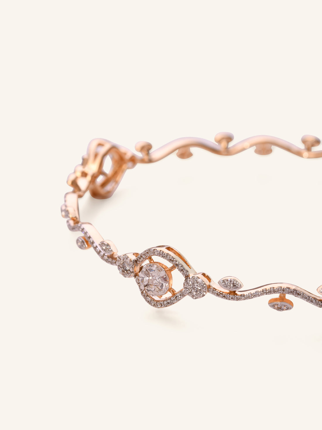 18ct Gold 1 PC Dia Bangle NW 11.710 GMS 328 Dia 2.00ct - Roop Darshan