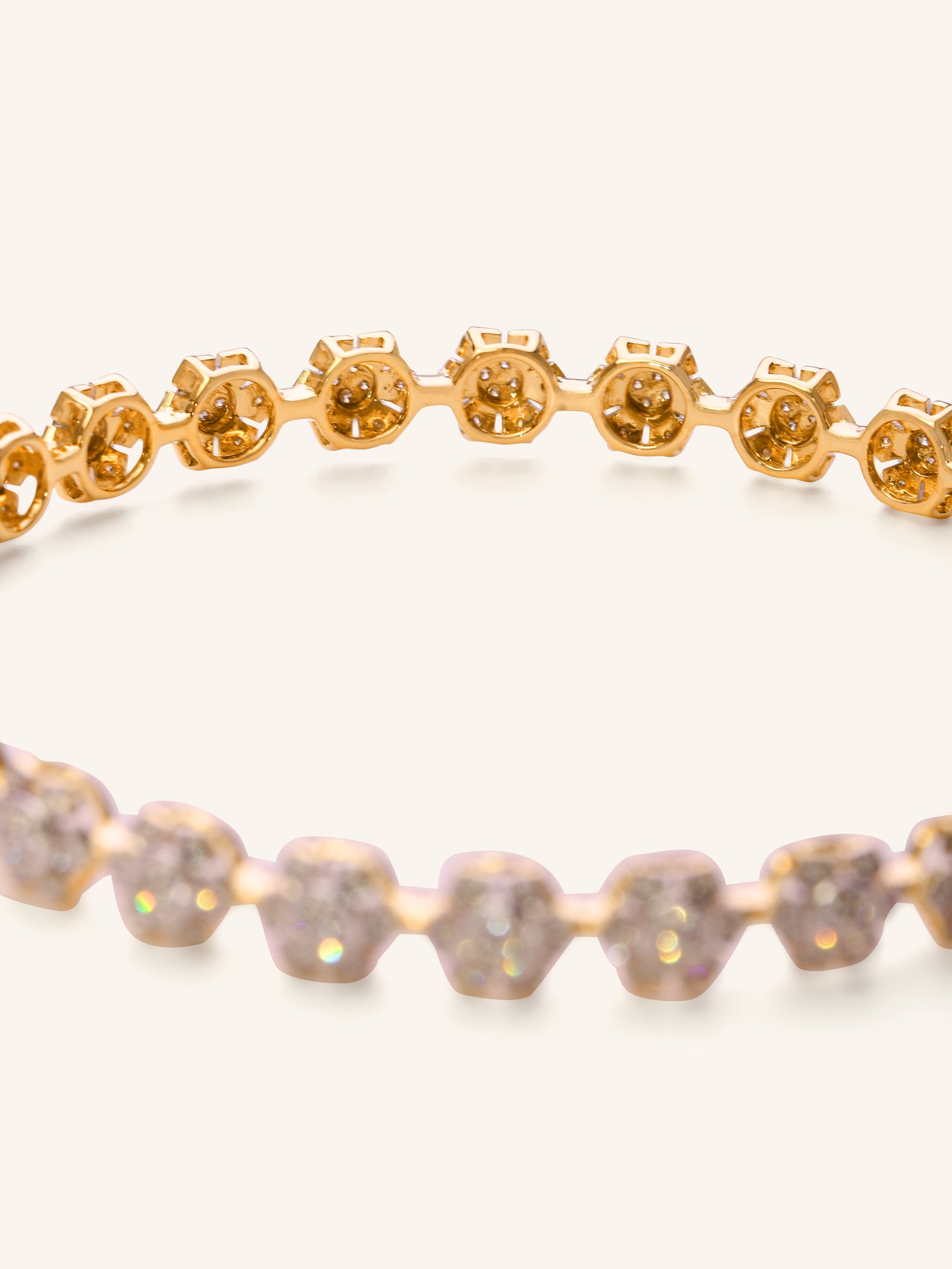 18ct Gold 1 Pc Diamond Bangle - Roop Darshan