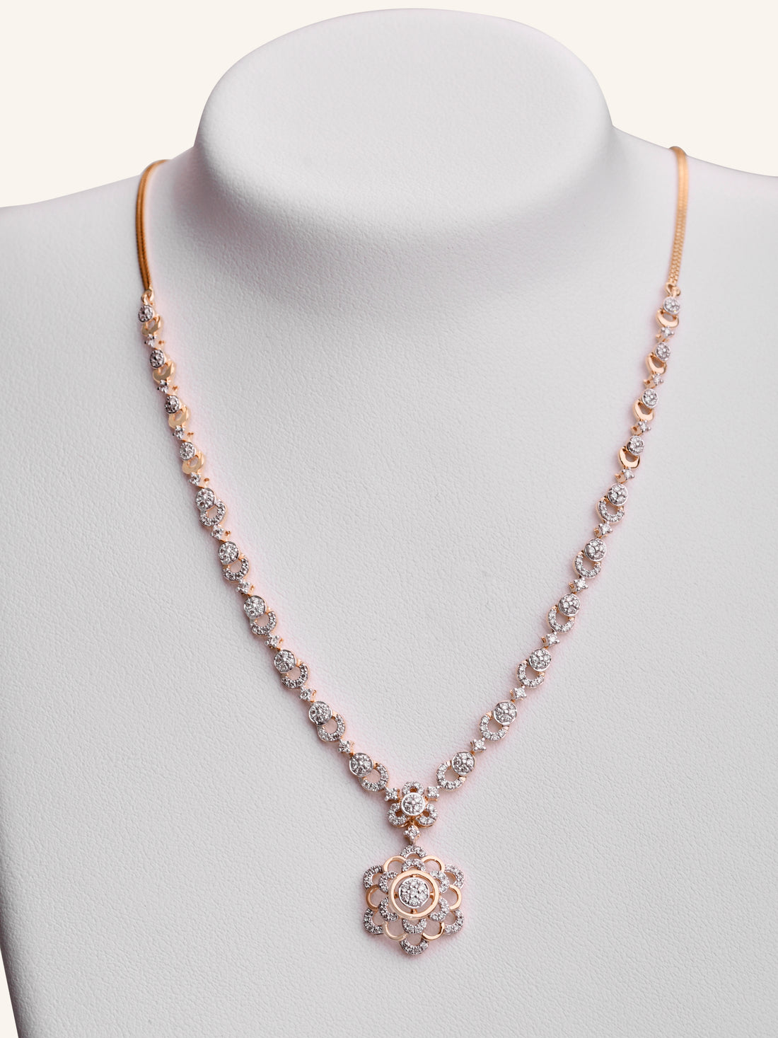 18ct Gold Dia Fancy Chain NW 9.976 GMS 232 Dia 0.92ct - Roop Darshan