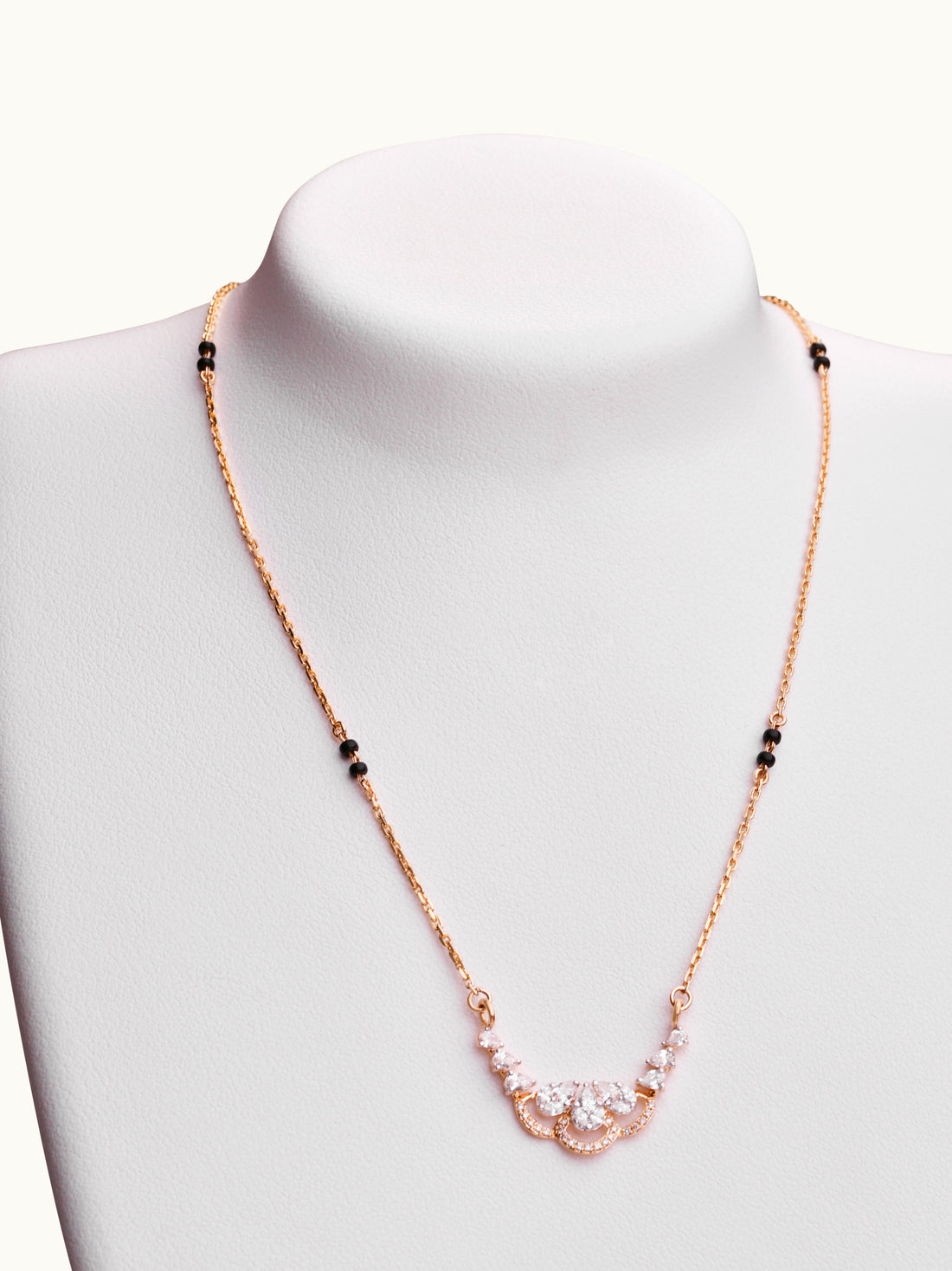 18ct Gold Dia Mangal Sutra NW 4.636 GMS 36 Dia 0.77ct - Roop Darshan