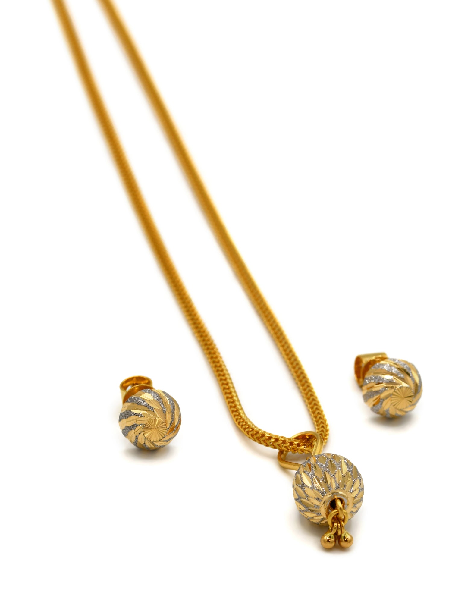 22Ct Gold Two Tone Pendant Set